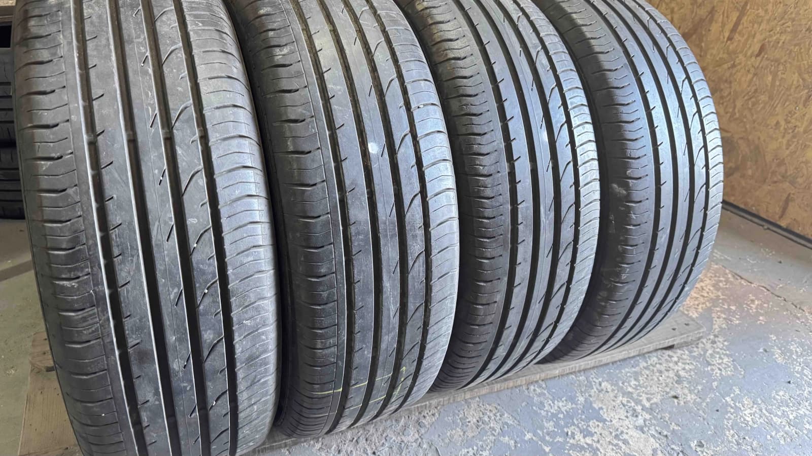 Придбати вживані шини Continental Conti Premium Contact 2 . . 215/55 R 18 Вживані шини з Європи Continental Conti Premium Contact 2 . . 215/55 R 18