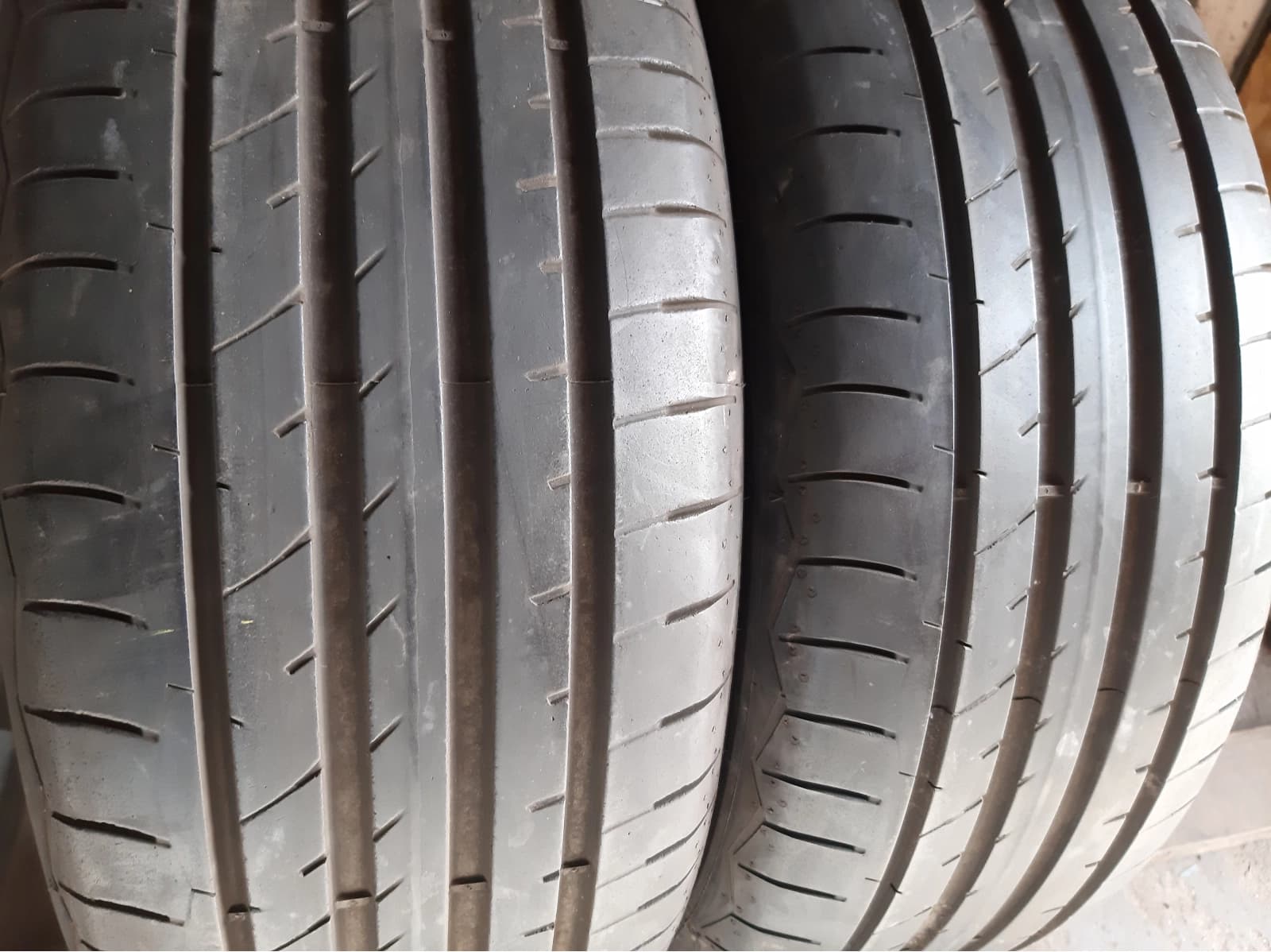 Придбати вживані шини Debica Presto UHP 2 225/55 R 17 Вживані шини з Європи Debica Presto UHP 2 225/55 R 17