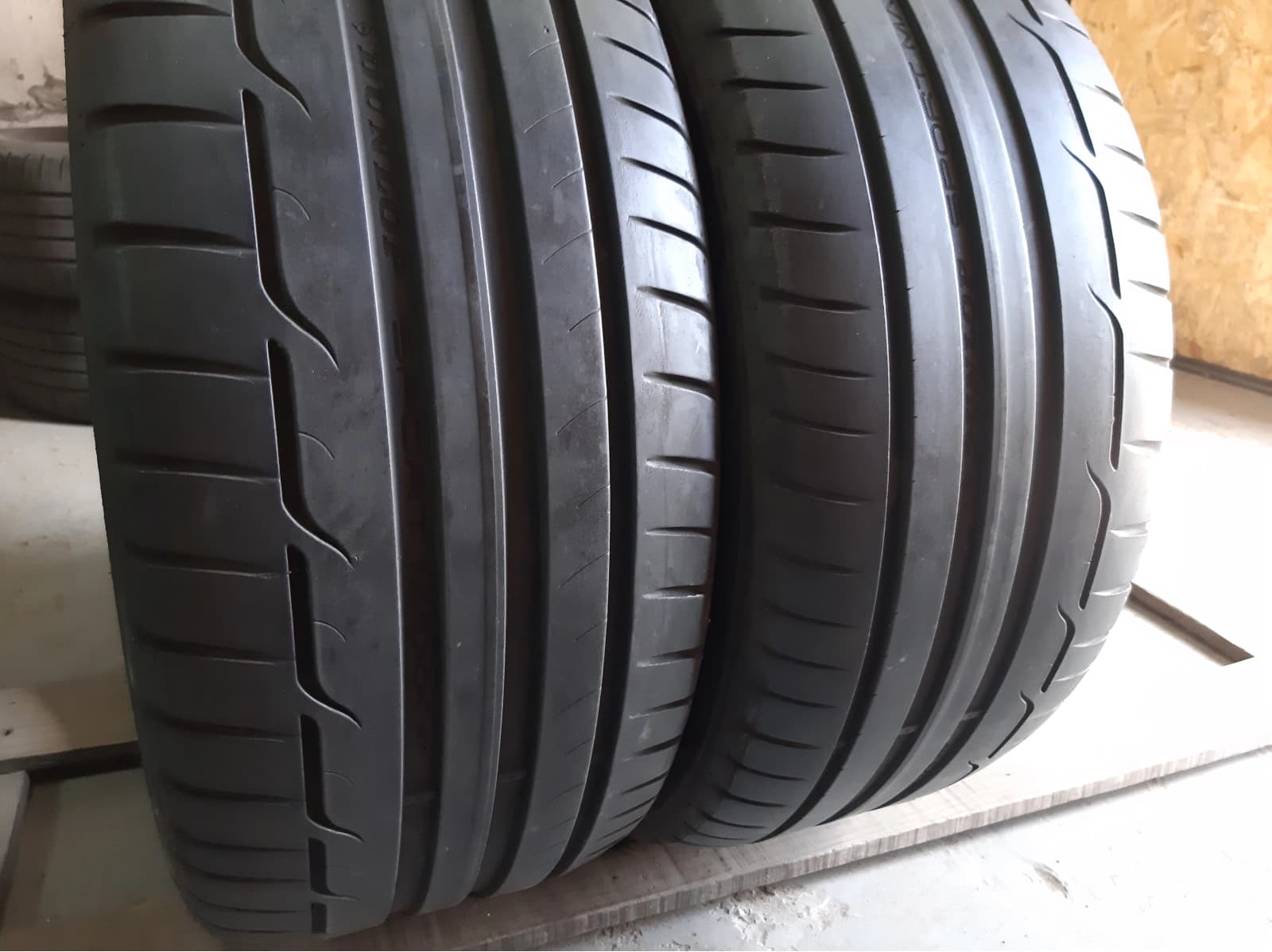 Придбати вживані шини Dunlop Sport Maxx RT 245/40 R 18 Вживані шини з Європи Dunlop Sport Maxx RT 245/40 R 18
