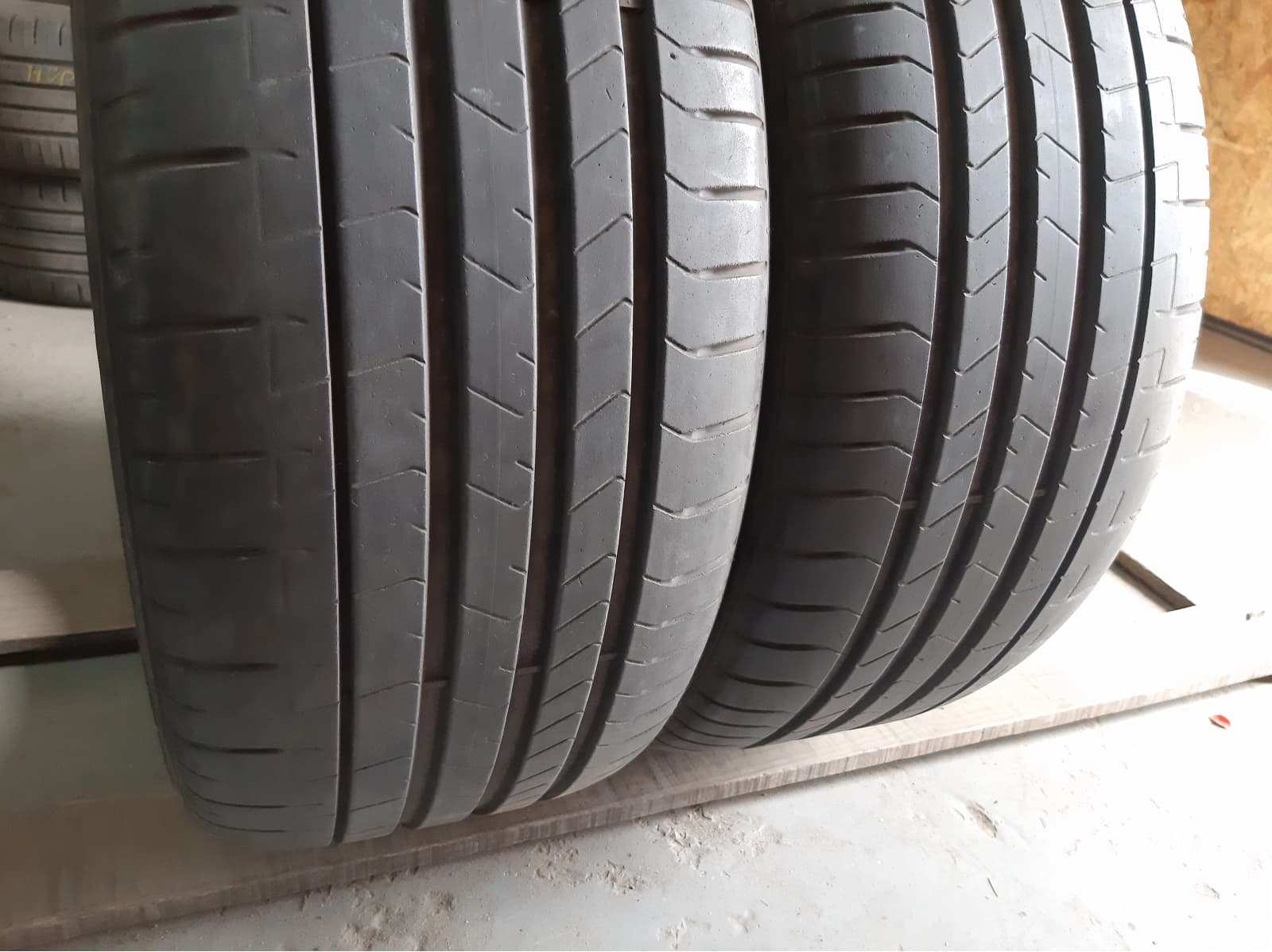 Придбати вживані шини Pirelli P Zero 245/45 R 18 Вживані шини з Європи Pirelli P Zero 245/45 R 18