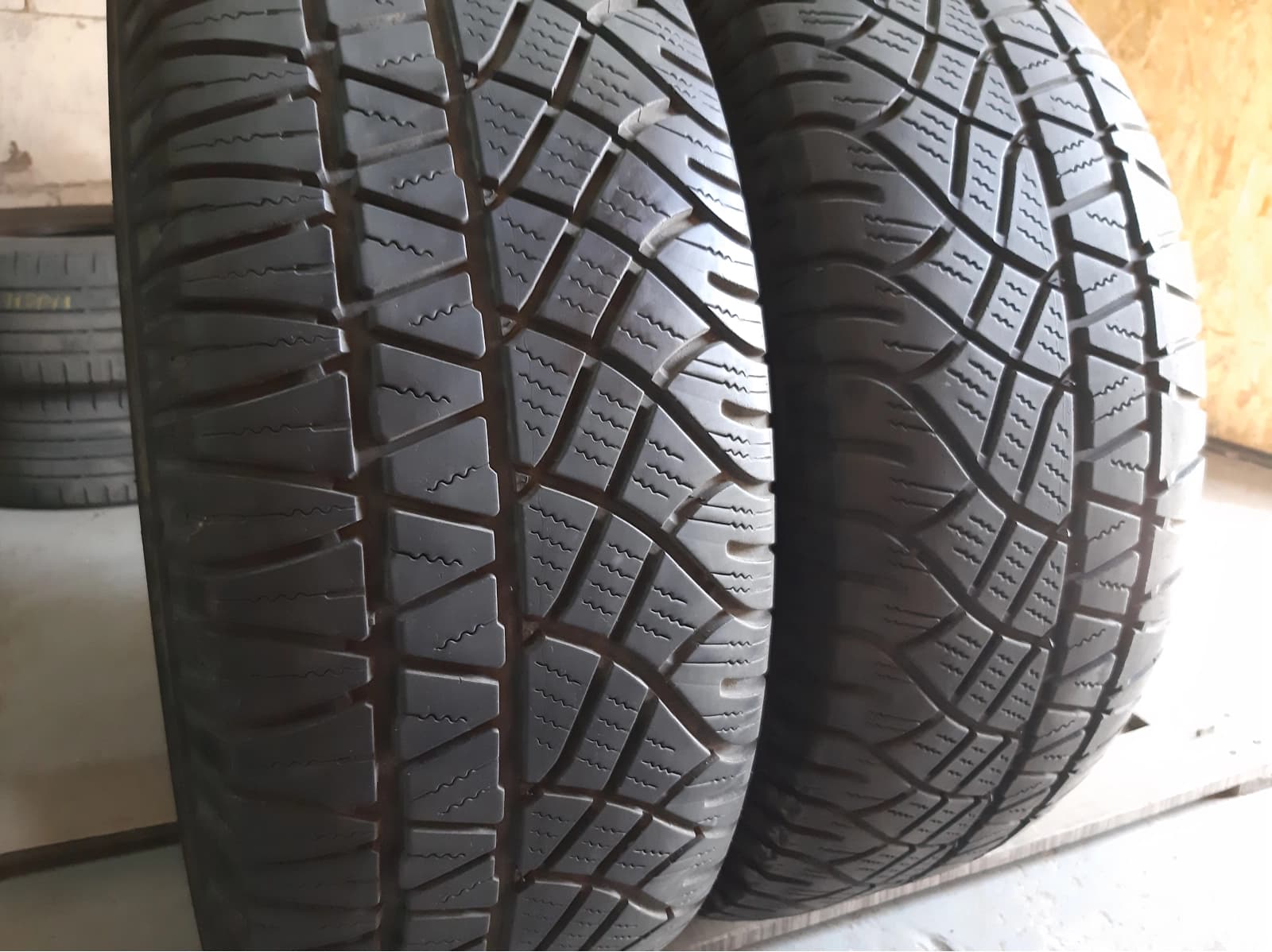 Придбати вживані шини Michelin Latitude Cross 265/60 R 18 Вживані шини з Європи Michelin Latitude Cross 265/60 R 18