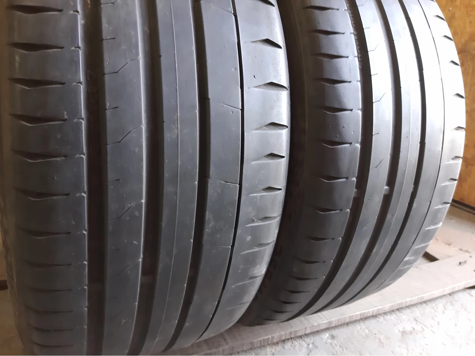 Придбати вживані шини Continental Sport Contact 7 … 255/40 R 19 Вживані шини з Європи Continental Sport Contact 7 … 255/40 R 19