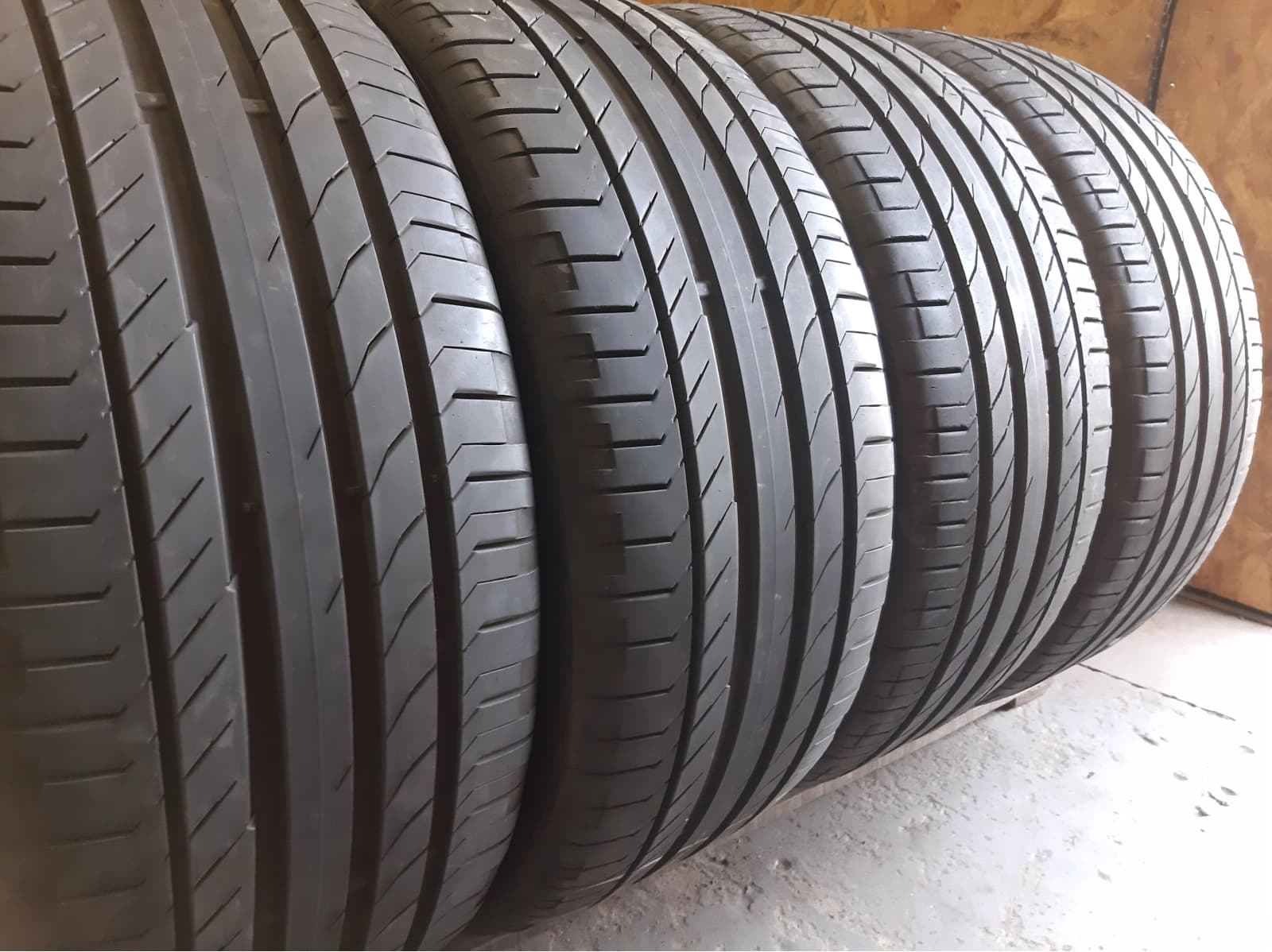 Придбати вживані шини Continental Conti Sport Contact 5 . . . 265/45 R 21 Вживані шини з Європи Continental Conti Sport Contact 5 . . . 265/45 R 21