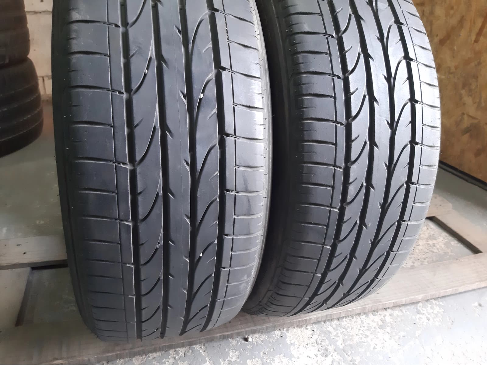 Придбати вживані шини Bridgestone Dueler H/P 225/45 R 19 Вживані шини з Європи Bridgestone Dueler H/P 225/45 R 19