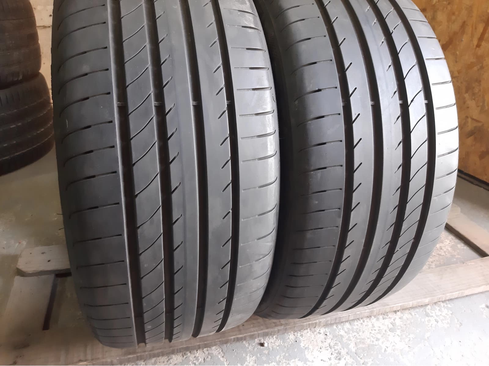 Придбати вживані шини Good Year Eagle F1 255/35 R 20 Вживані шини з Європи Good Year Eagle F1 255/35 R 20
