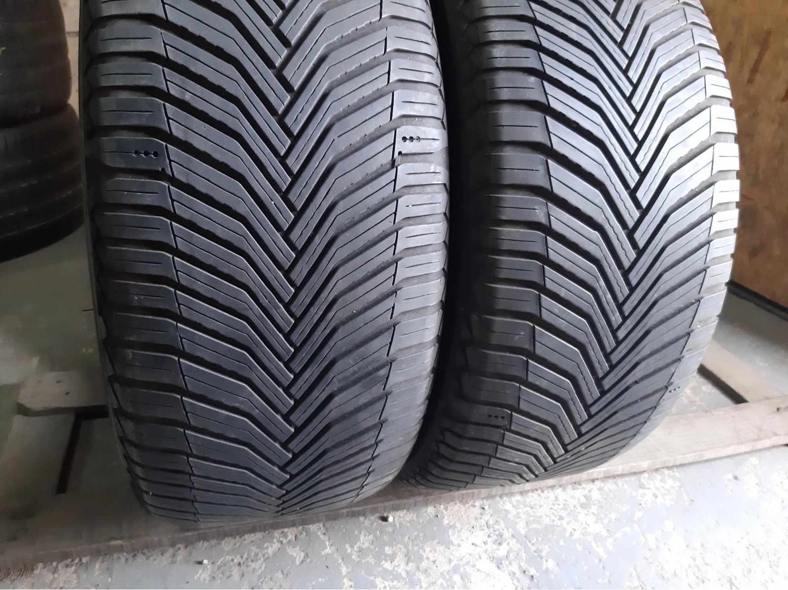 Придбати вживані шини Michelin Cross Climate 2 275/45 R 20 Вживані шини з Європи Michelin Cross Climate 2 275/45 R 20