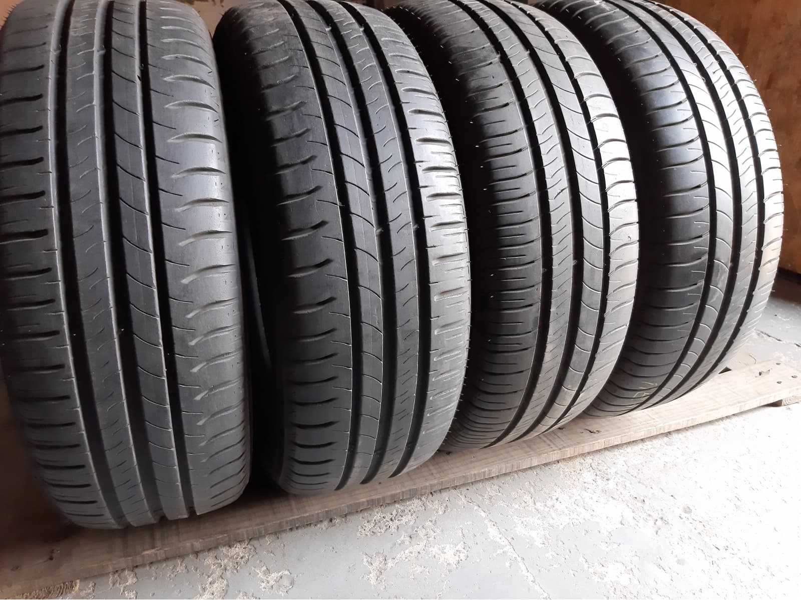Придбати вживані шини Michelin Energy Saver 205/60 R 16 Вживані шини з Європи Michelin Energy Saver 205/60 R 16