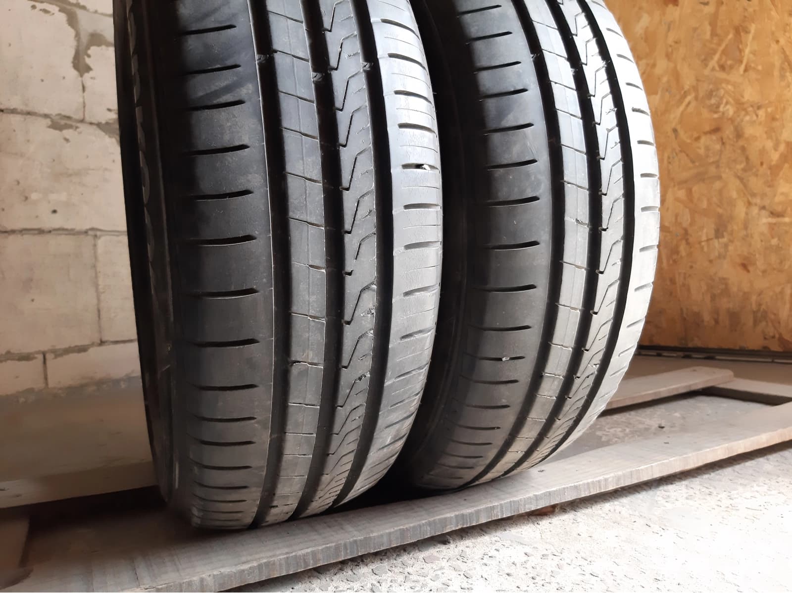 Придбати вживані шини Hankook Kinergy Eco 2 205/65 R 15 Вживані шини з Європи Hankook Kinergy Eco 2 205/65 R 15