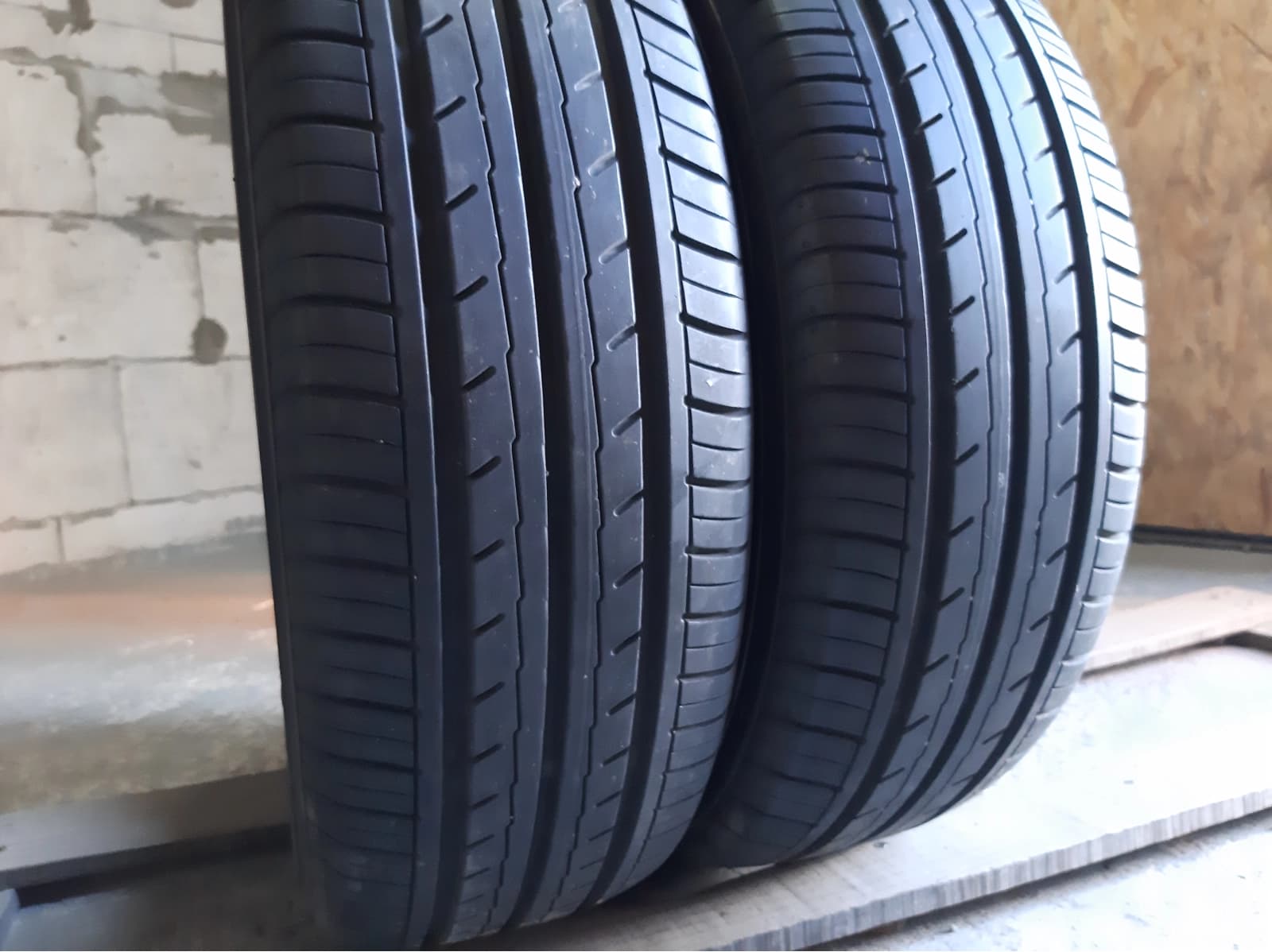 Придбати вживані шини Yokohama BlueEarth-ES 32 195/65 R 15 Вживані шини з Європи Yokohama BlueEarth-ES 32 195/65 R 15