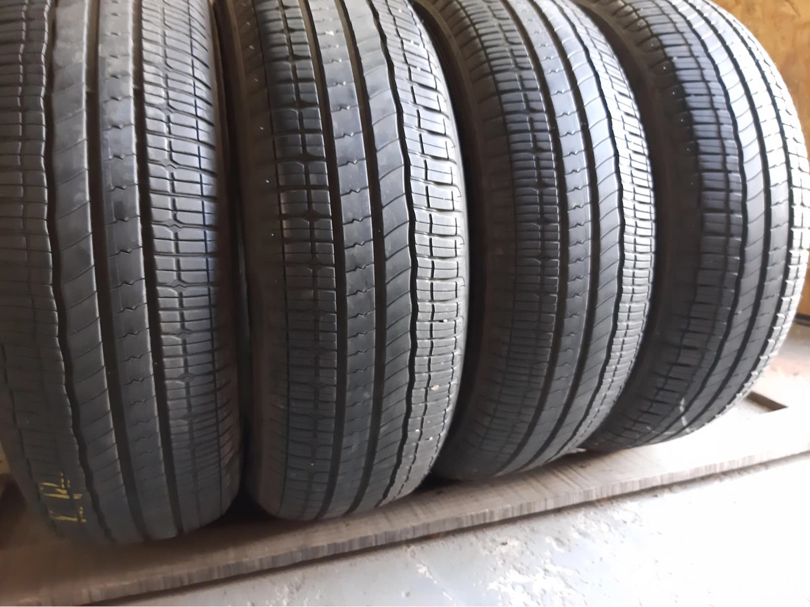 Придбати вживані шини Michelin Energy E-V 185/65 R 15 Вживані шини з Європи Michelin Energy E-V 185/65 R 15