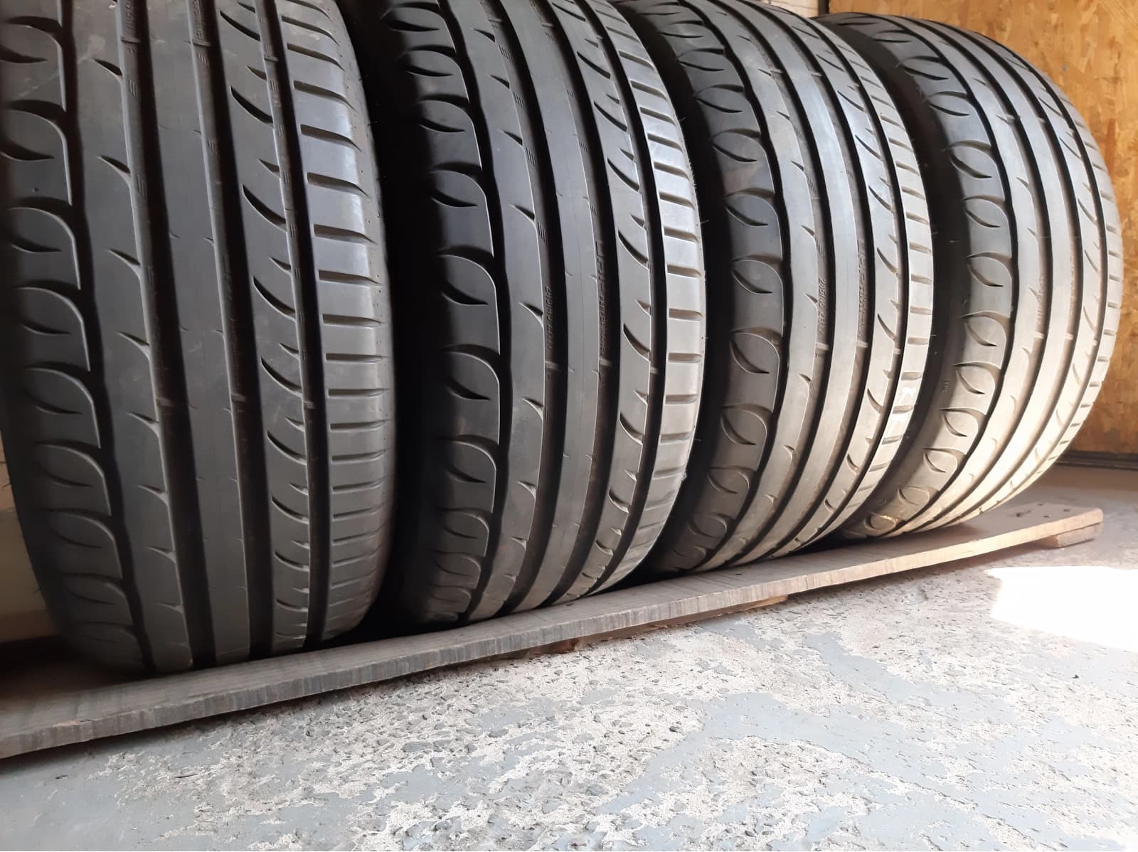 Придбати вживані шини Kormoran UHP Ultra High Performance 245/45 R 17 Вживані шини з Європи Kormoran UHP Ultra High Performance 245/45 R 17