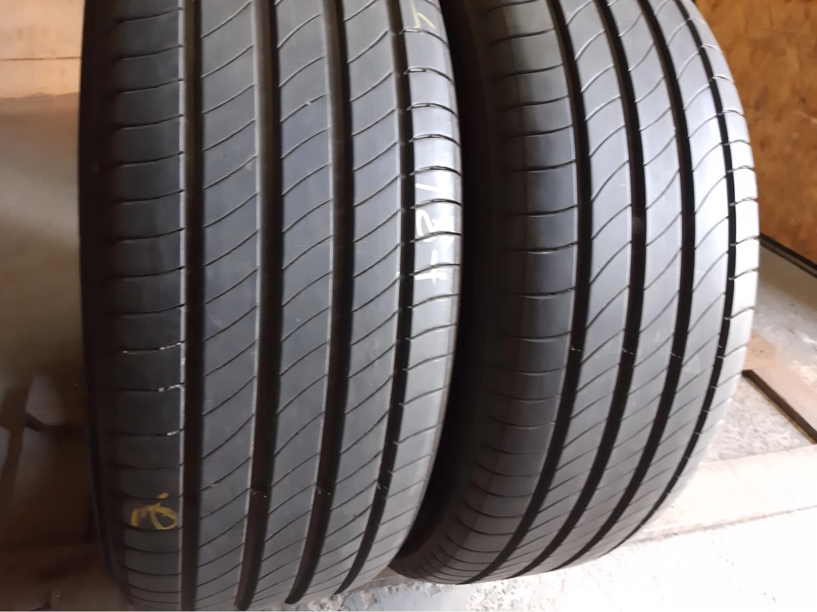 Придбати вживані шини Michelin Primacy 4 . . 215/55 R 17 Вживані шини з Європи Michelin Primacy 4 . . 215/55 R 17