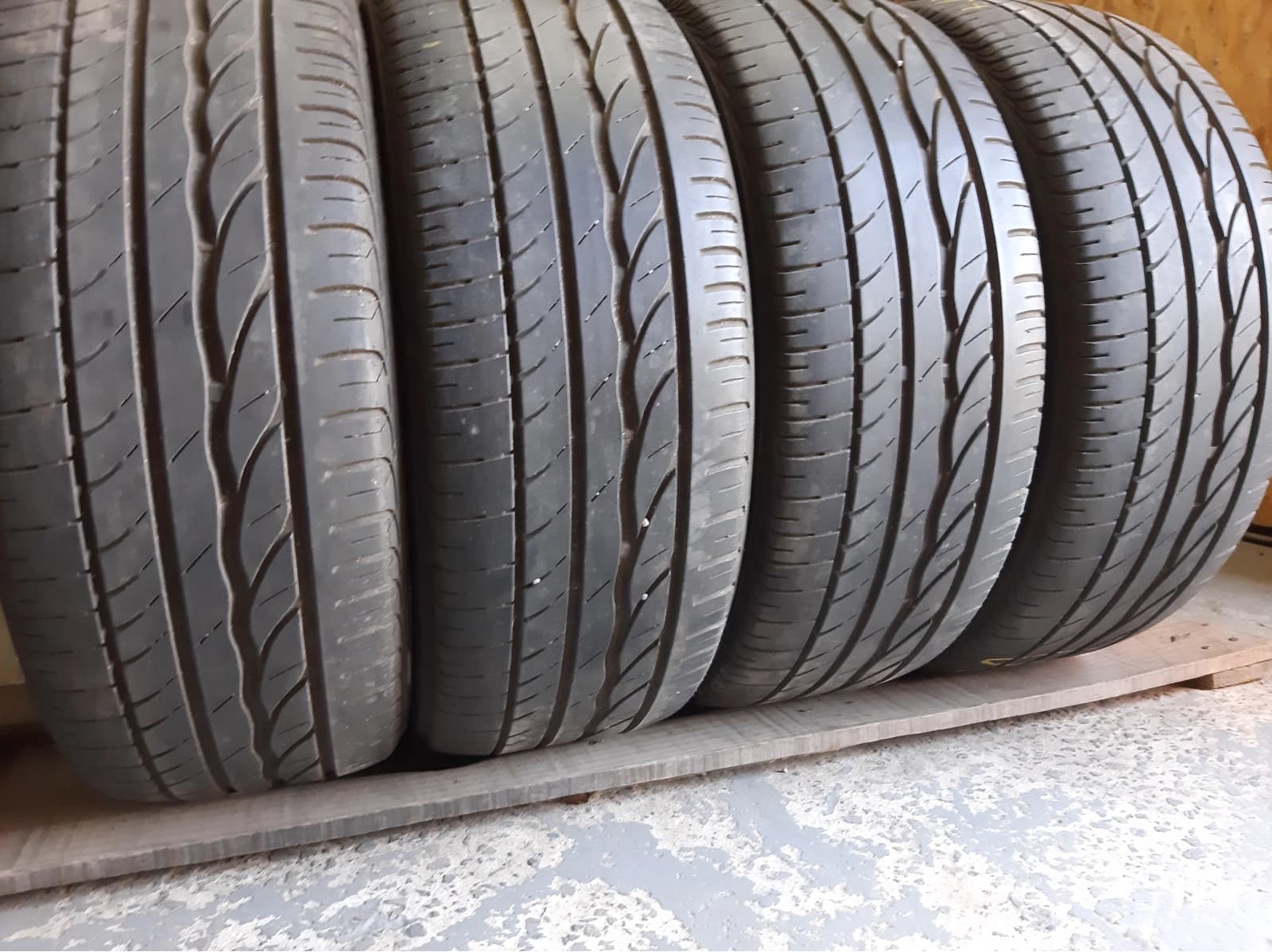 Придбати вживані шини Bridgestone Turanza ER300 225/45 R 18 Вживані шини з Європи Bridgestone Turanza ER300 225/45 R 18