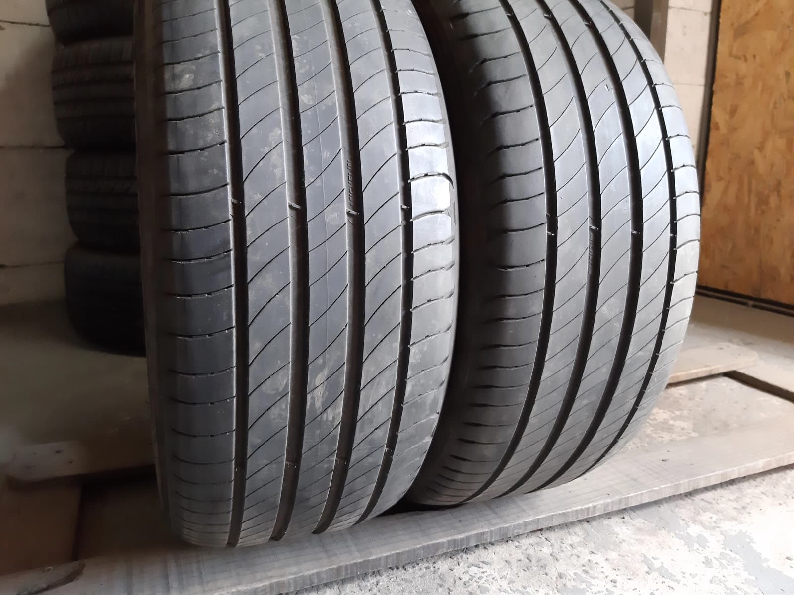 Придбати вживані шини Michelin Primacy 4 . … 225/45 R 17 Вживані шини з Європи Michelin Primacy 4 . … 225/45 R 17