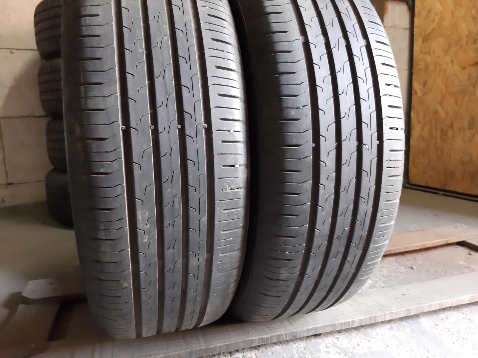 Придбати вживані шини Continental Eco Contact 6 215/60 R 17 Вживані шини з Європи Continental Eco Contact 6 215/60 R 17