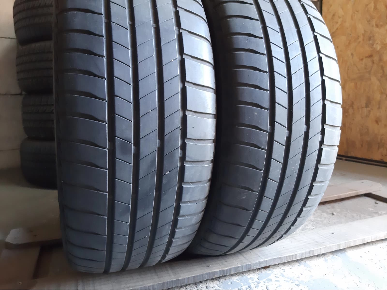 Придбати вживані шини Bridgestone Turanza T005 215/55 R 17 Вживані шини з Європи Bridgestone Turanza T005 215/55 R 17