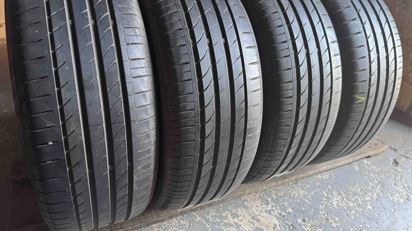 Придбати вживані шини Nexen N Fera SU1 205/50 R 17 Вживані шини з Європи Nexen N Fera SU1 205/50 R 17