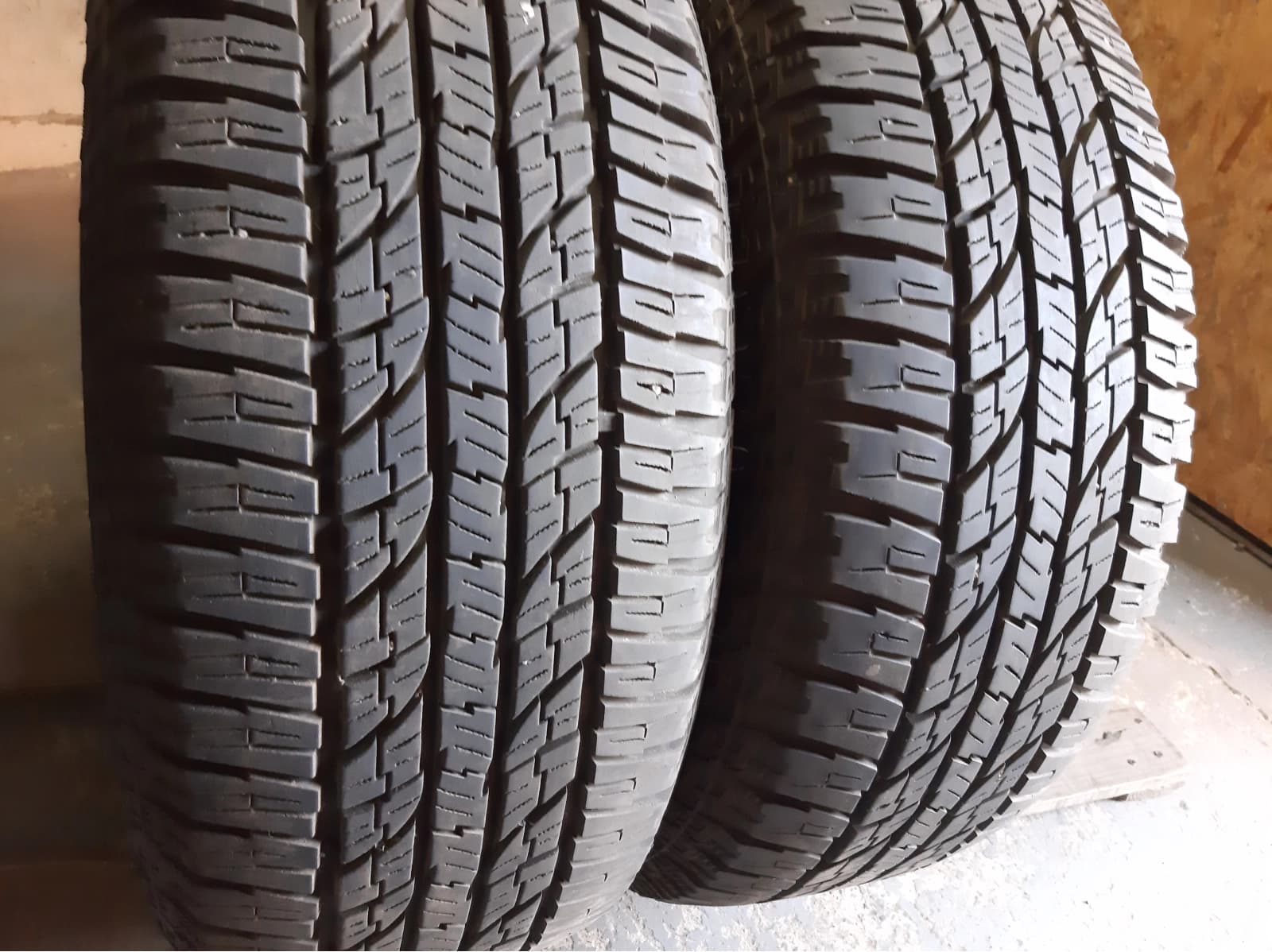Придбати вживані шини Yokohama Geolendar A/T G 015 265/65 R 17 Вживані шини з Європи Yokohama Geolendar A/T G 015 265/65 R 17