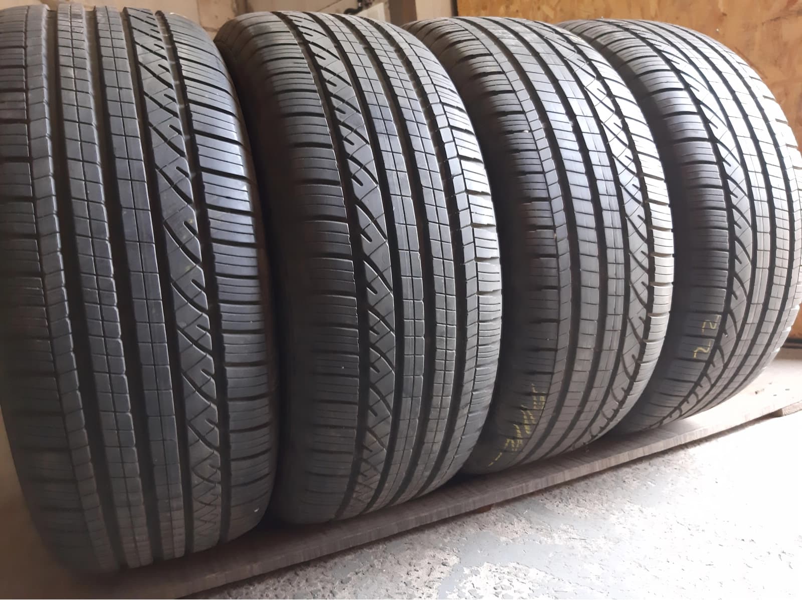 Придбати вживані шини Dunlop Grandtrek Touring A/S 255/60 R 17 Вживані шини з Європи Dunlop Grandtrek Touring A/S 255/60 R 17
