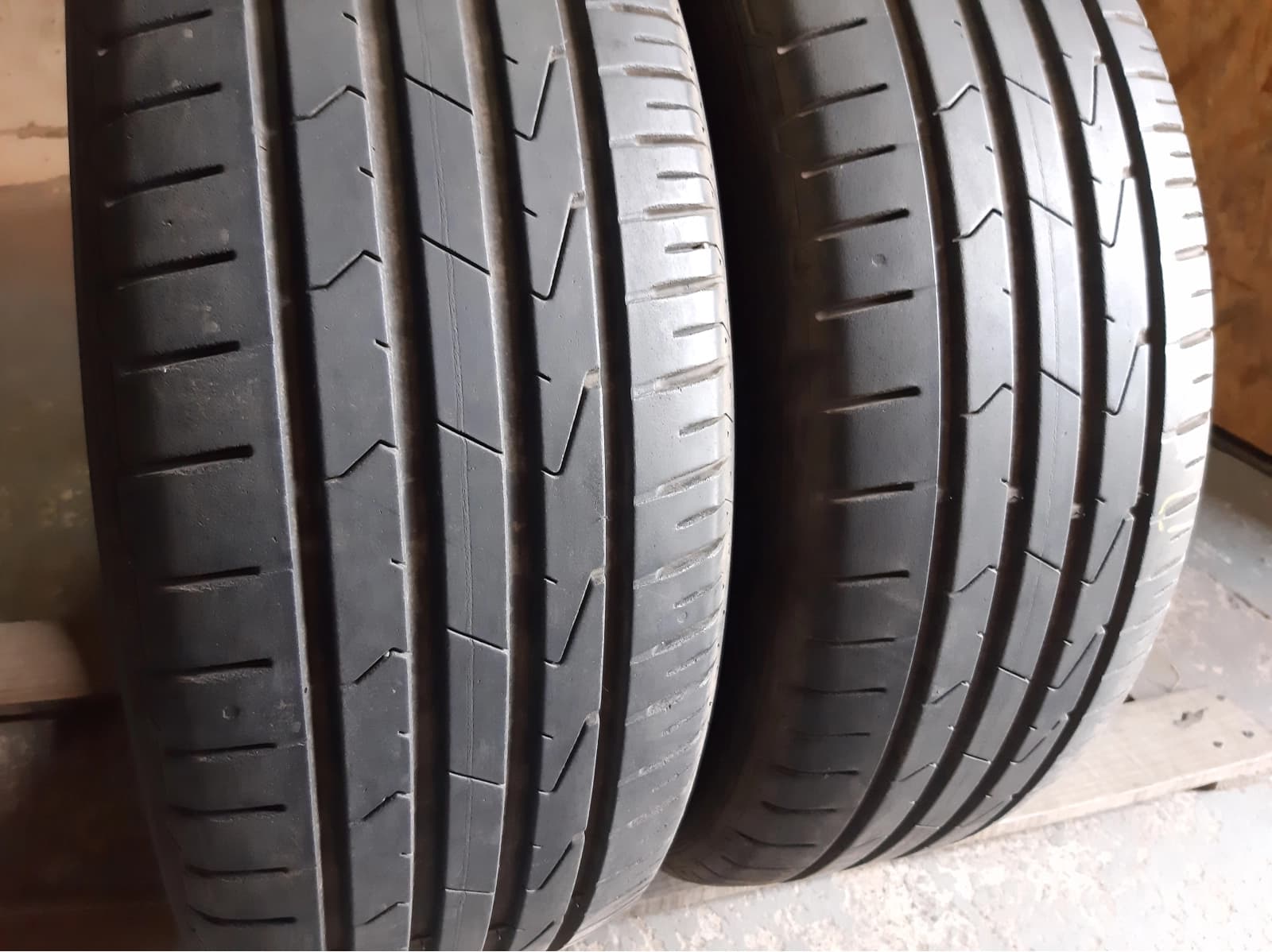 Придбати вживані шини Hankook Ventus Prime 3 . 225/60 R 17 Вживані шини з Європи Hankook Ventus Prime 3 . 225/60 R 17