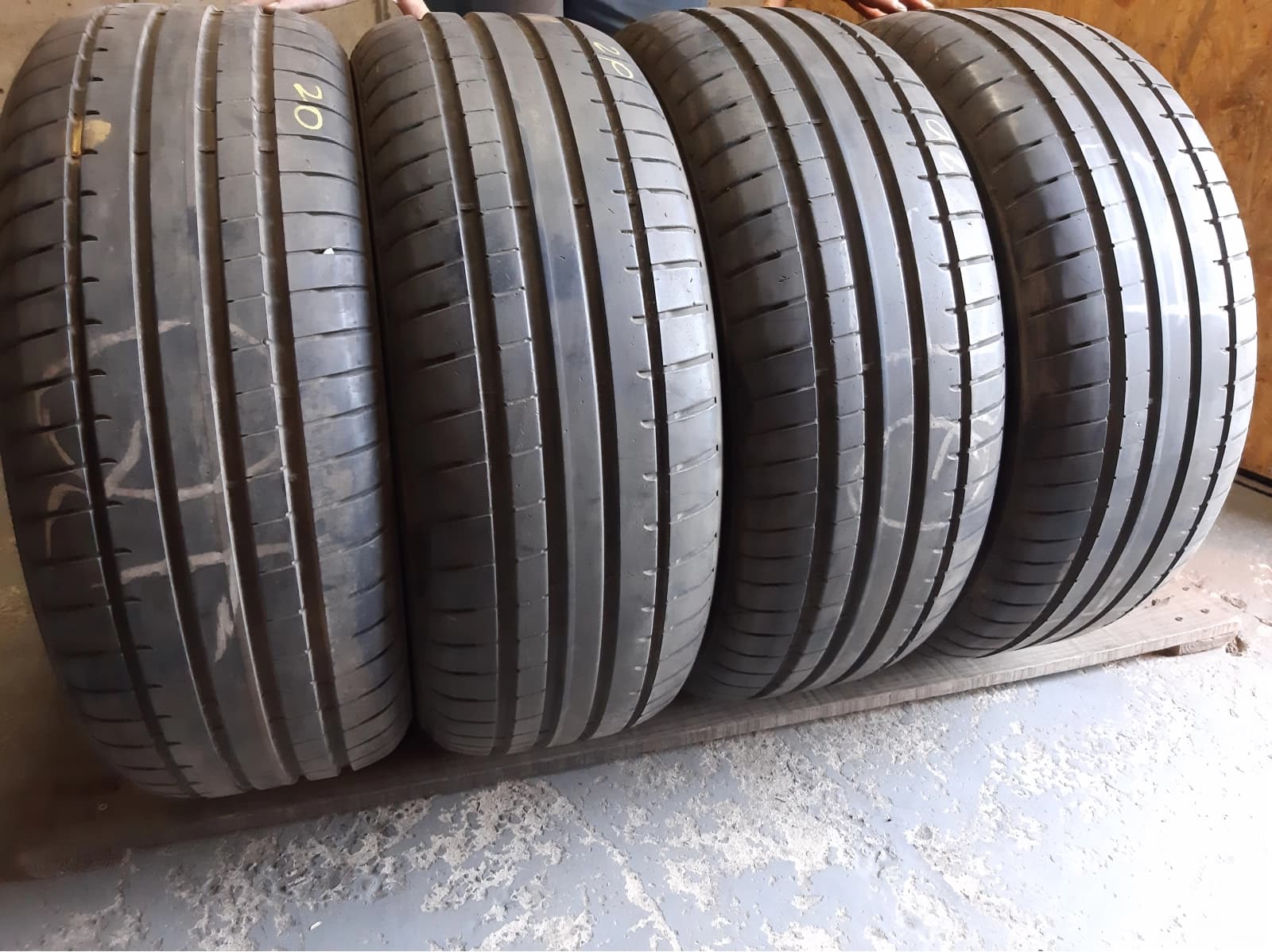 Придбати вживані шини Dunlop Sport Maxx RT 2 225/55 R 17 Вживані шини з Європи Dunlop Sport Maxx RT 2 225/55 R 17