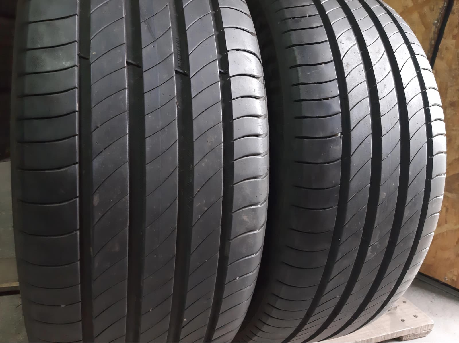 Придбати вживані шини Michelin Primacy 4 235/40 R 19 Вживані шини з Європи Michelin Primacy 4 235/40 R 19