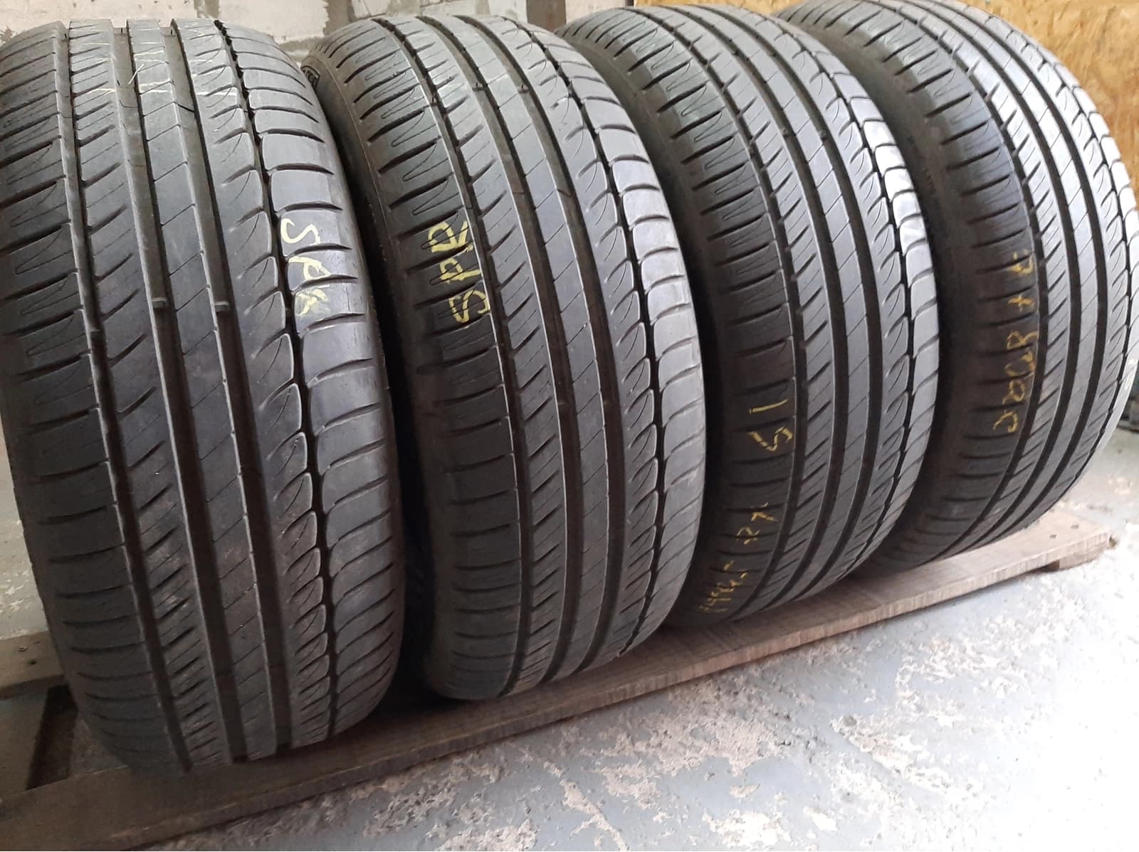 Придбати вживані шини Michelin Primacy HP . . 225/55 R 16 Вживані шини з Європи Michelin Primacy HP . . 225/55 R 16