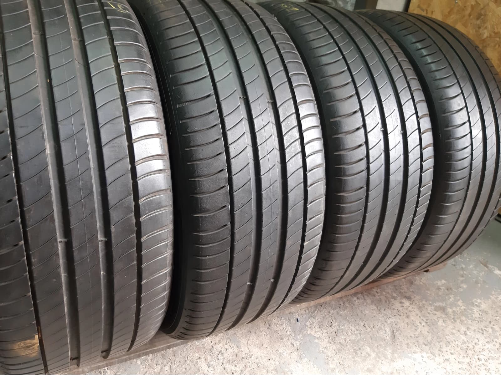 Придбати вживані шини Michelin Primacy 3* . 245/45 R 19 Вживані шини з Європи Michelin Primacy 3* . 245/45 R 19