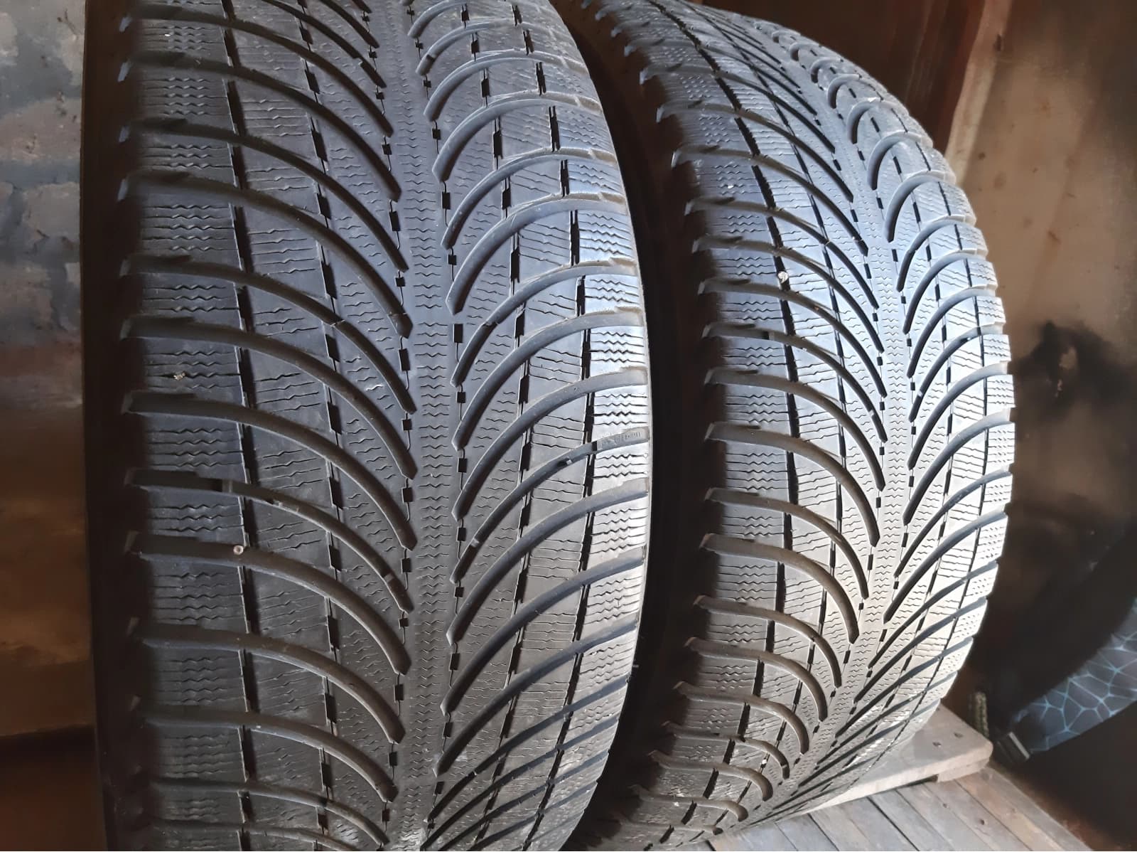 Придбати вживані шини Michelin Latitude Alpin LA2 255/45 R 20 Вживані шини з Європи Michelin Latitude Alpin LA2 255/45 R 20
