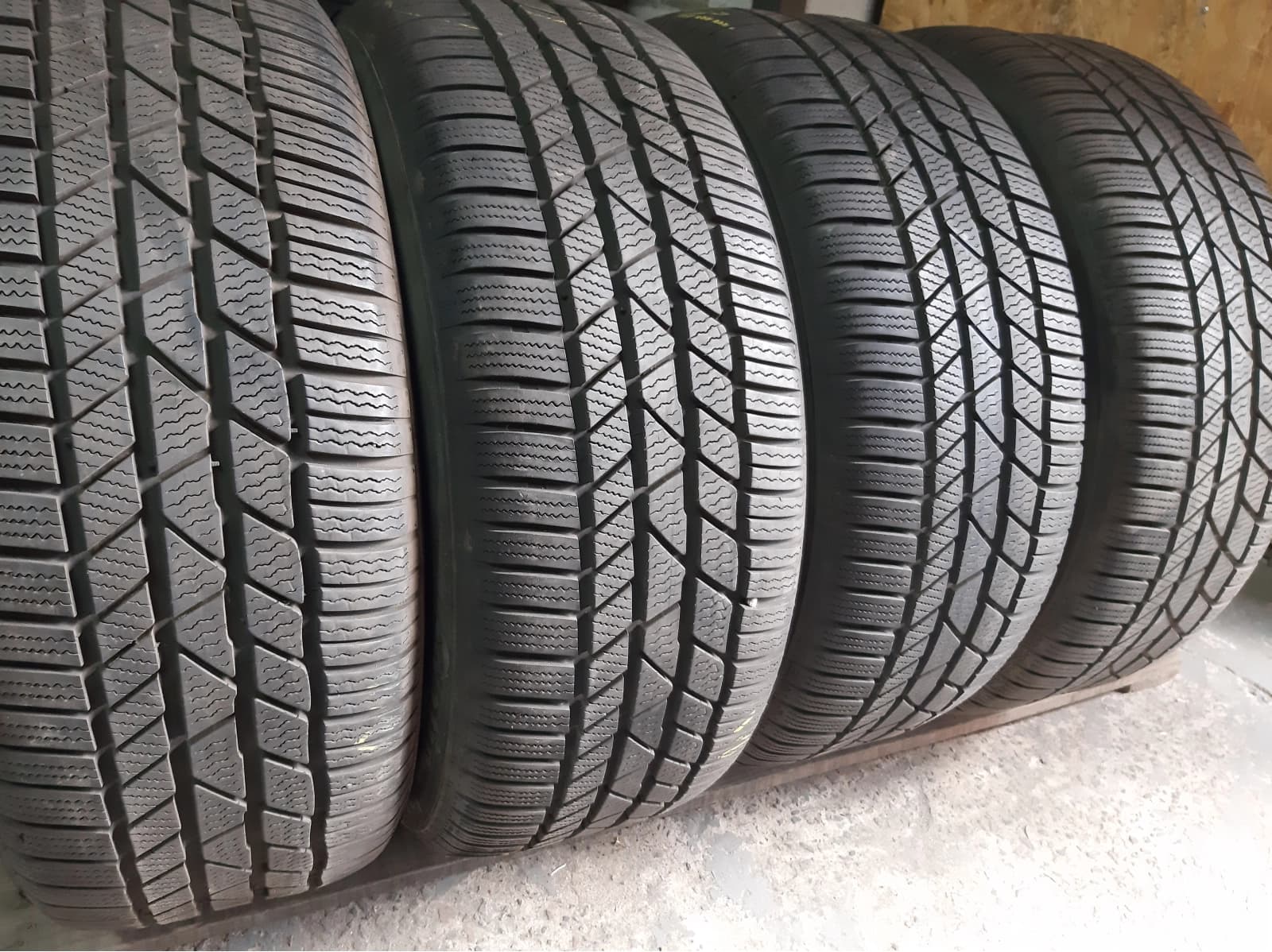 Придбати вживані шини Continental Conti Winter Contact TS 830P . 235/55 R 17 Вживані шини з Європи Continental Conti Winter Contact TS 830P . 235/55 R 17