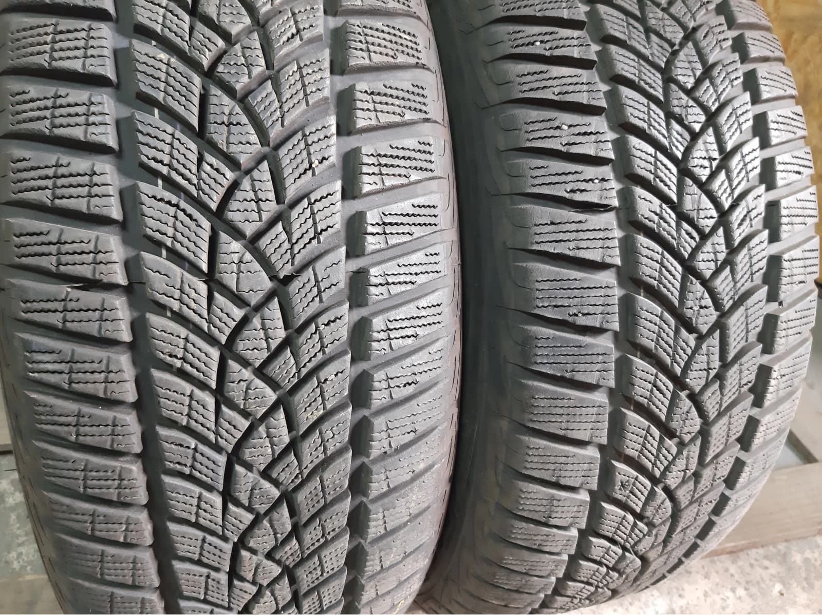 Придбати вживані шини GoodYear Ultra Grip Performance. 225/55 R 17 Вживані шини з Європи GoodYear Ultra Grip Performance. 225/55 R 17