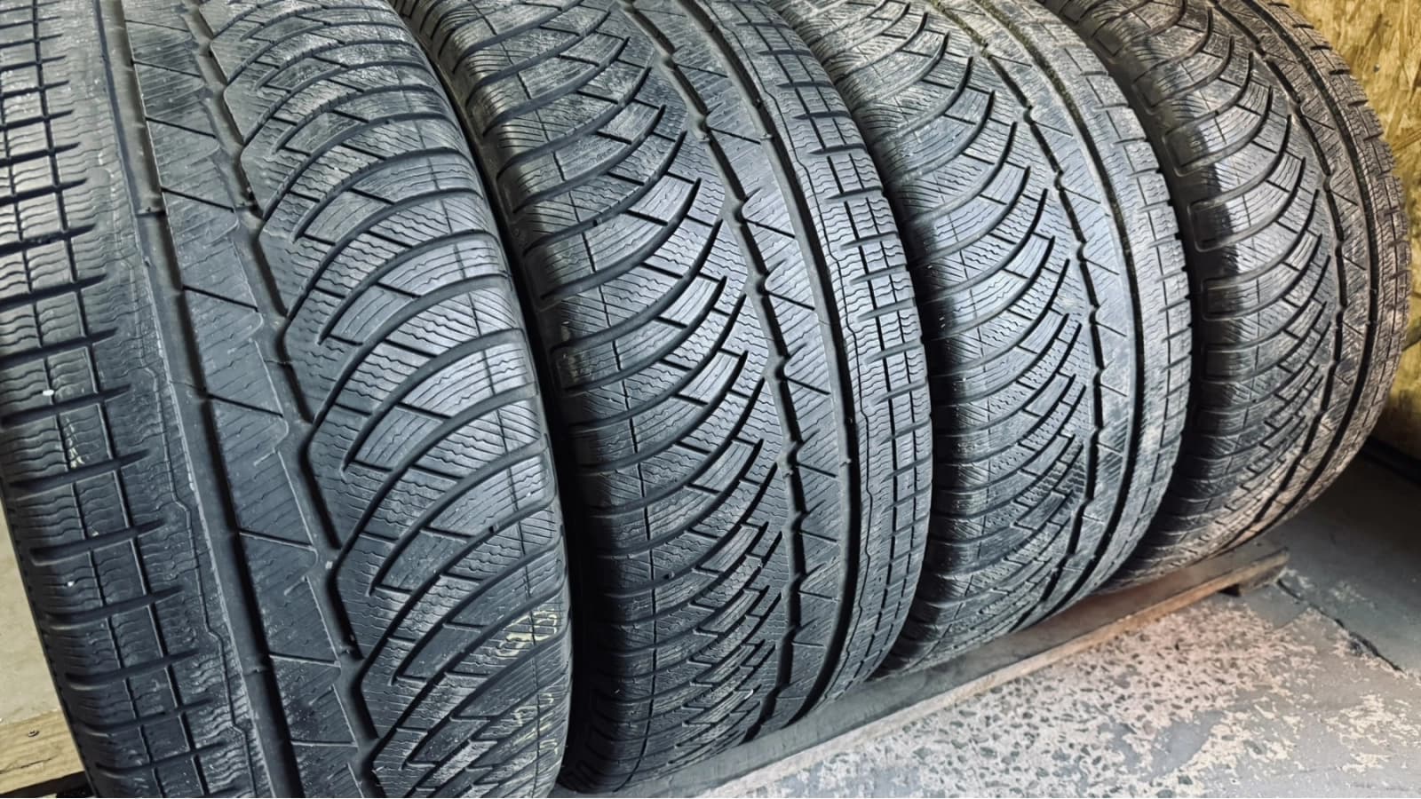 Придбати вживані шини Michelin Pilot Alpin PA4 … . 245/40 R 18 Вживані шини з Європи Michelin Pilot Alpin PA4 … . 245/40 R 18
