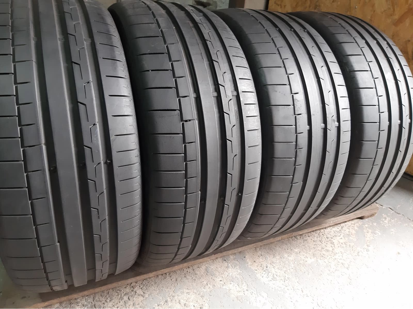 Придбати вживані шини Continental Sport Contact 6 255/40 R 20 Вживані шини з Європи Continental Sport Contact 6 255/40 R 20