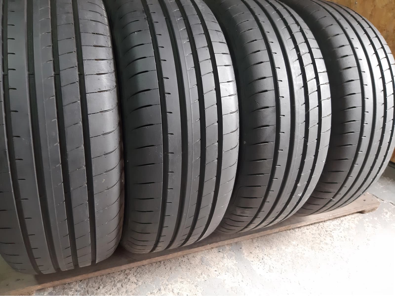 Придбати вживані шини GoodYear Eagle F1 Asymmetric 5 . 235/55 R 18 Вживані шини з Європи GoodYear Eagle F1 Asymmetric 5 . 235/55 R 18