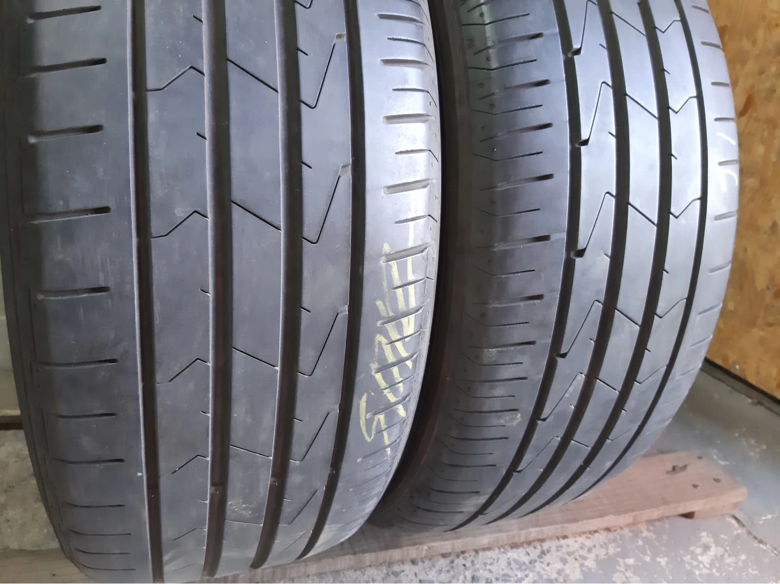 Придбати вживані шини Hankook Ventus Prime 3 . 225/55 R 17 Вживані шини з Європи Hankook Ventus Prime 3 . 225/55 R 17