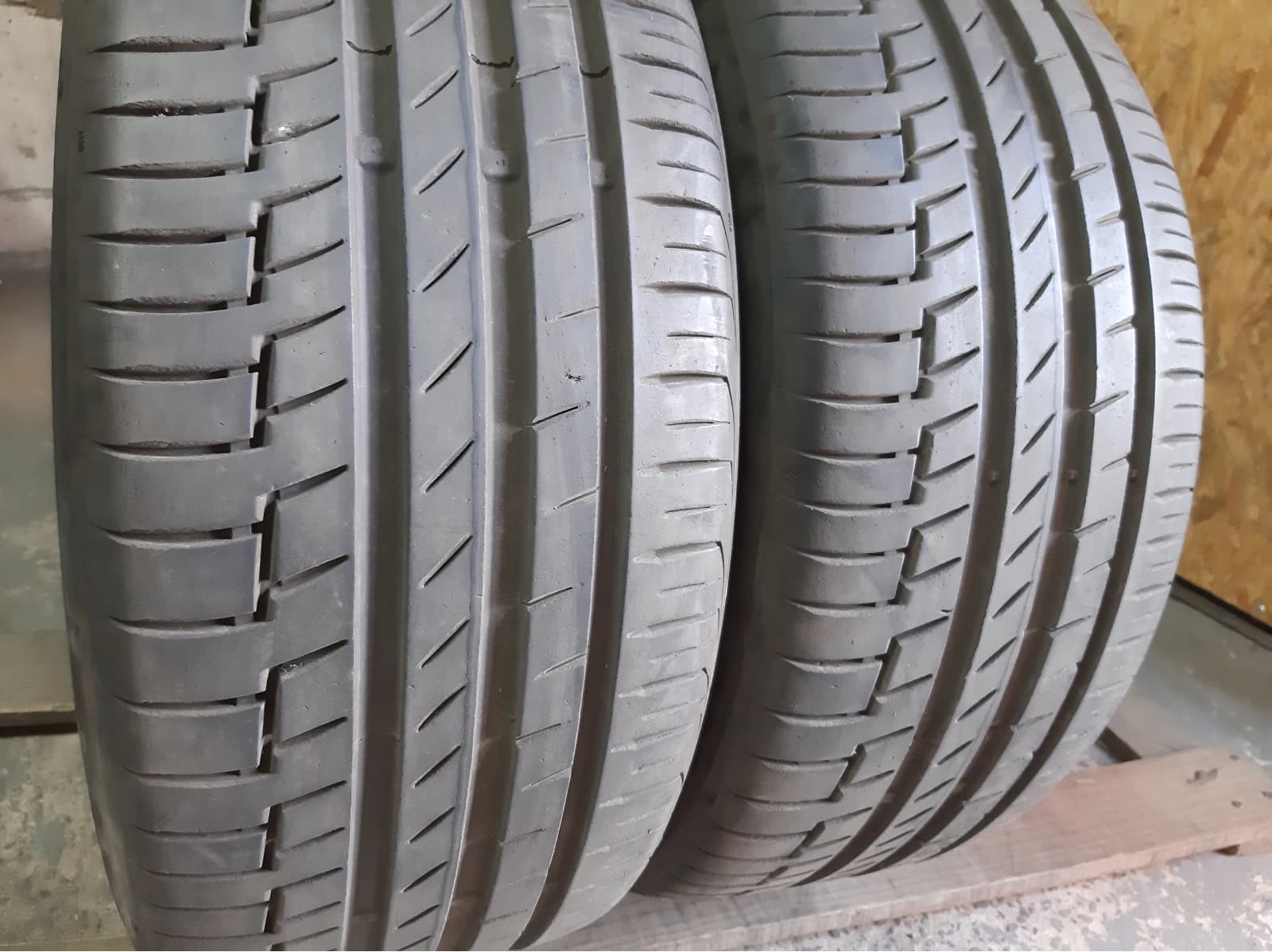 Придбати вживані шини Continental Premium Contact 6 . 225/45 R 17 Вживані шини з Європи Continental Premium Contact 6 . 225/45 R 17