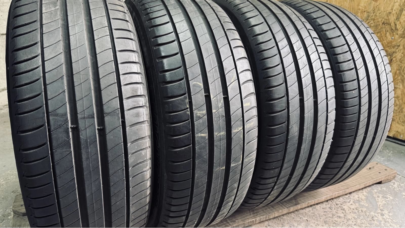Придбати вживані шини Michelin Primacy 3 . 215/55 R 16 Вживані шини з Європи Michelin Primacy 3 . 215/55 R 16