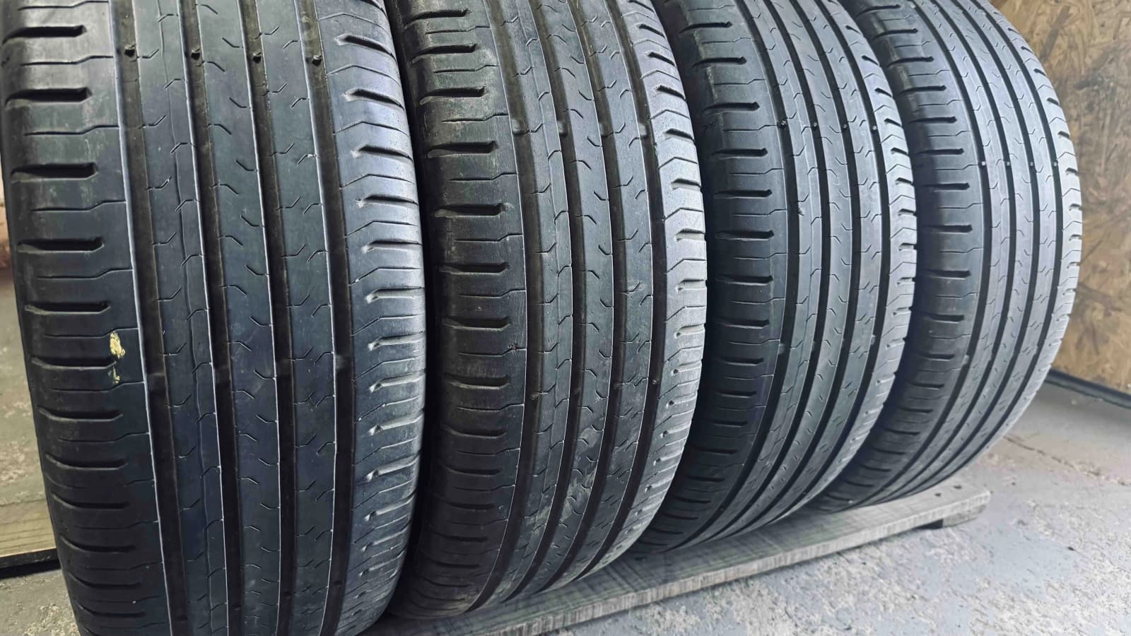 Придбати вживані шини Continental Conti Eco Contact 5 215/55 R 17 Вживані шини з Європи Continental Conti Eco Contact 5 215/55 R 17