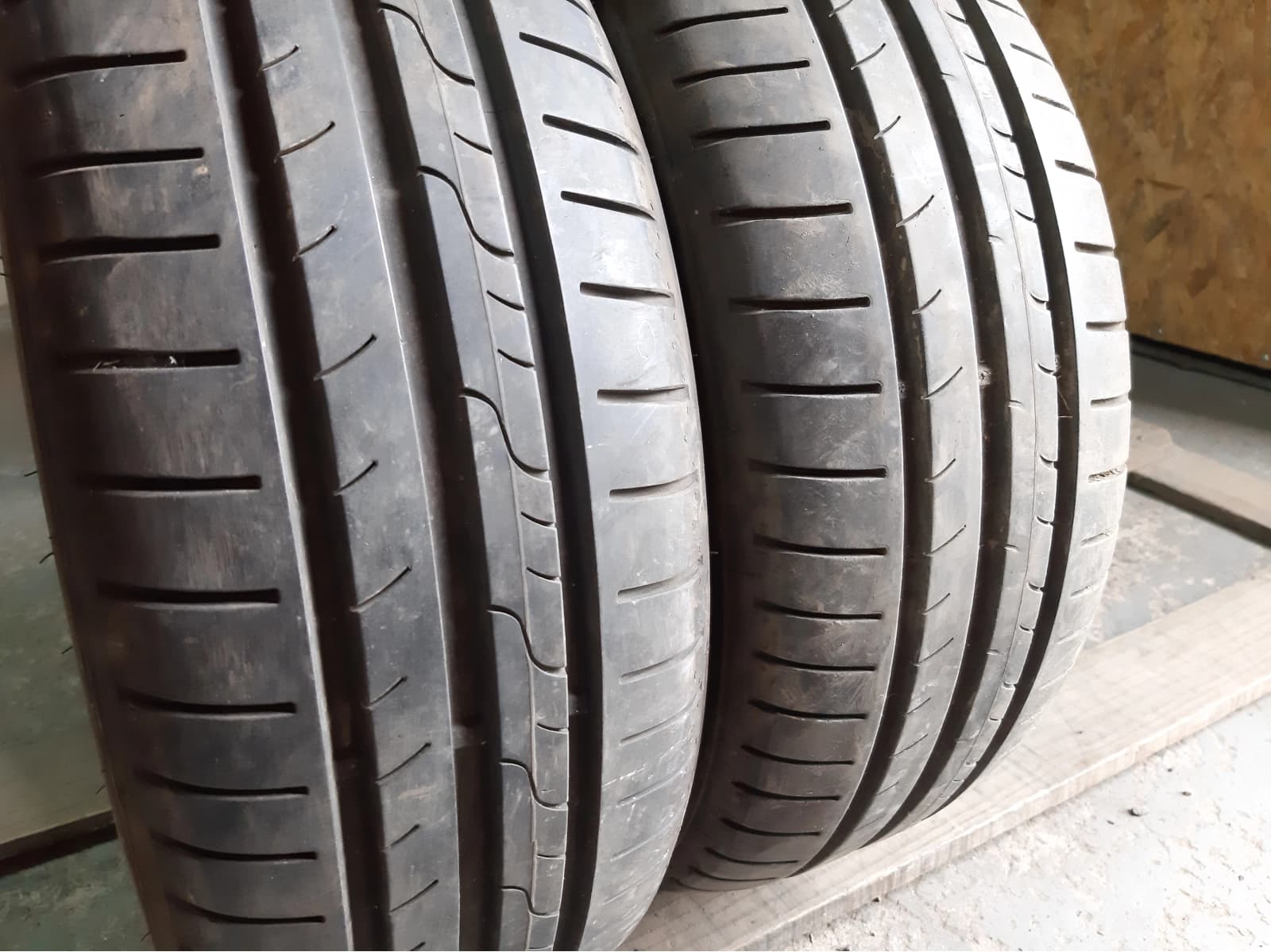 Придбати вживані шини Dunlop Sport Blue Response 185/60 R 14 Вживані шини з Європи Dunlop Sport Blue Response 185/60 R 14