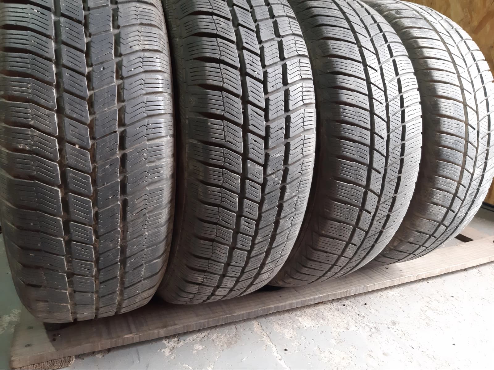 Придбати вживані шини Barum Polaris 5 205/65 R 15 Вживані шини з Європи Barum Polaris 5 205/65 R 15