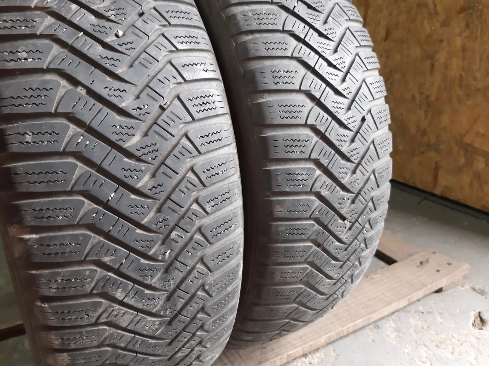 Придбати вживані шини Laufen Fit 195/65 R 15 Вживані шини з Європи Laufen Fit 195/65 R 15