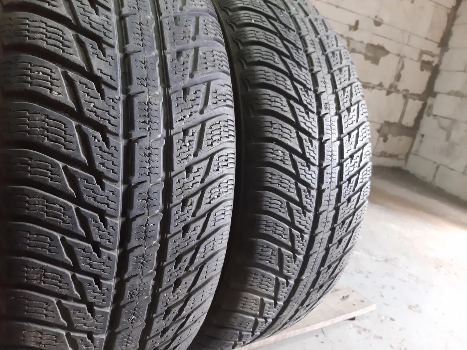 Придбати вживані шини Nokian WR Suv 3 265/60 R 18 Вживані шини з Європи Nokian WR Suv 3 265/60 R 18