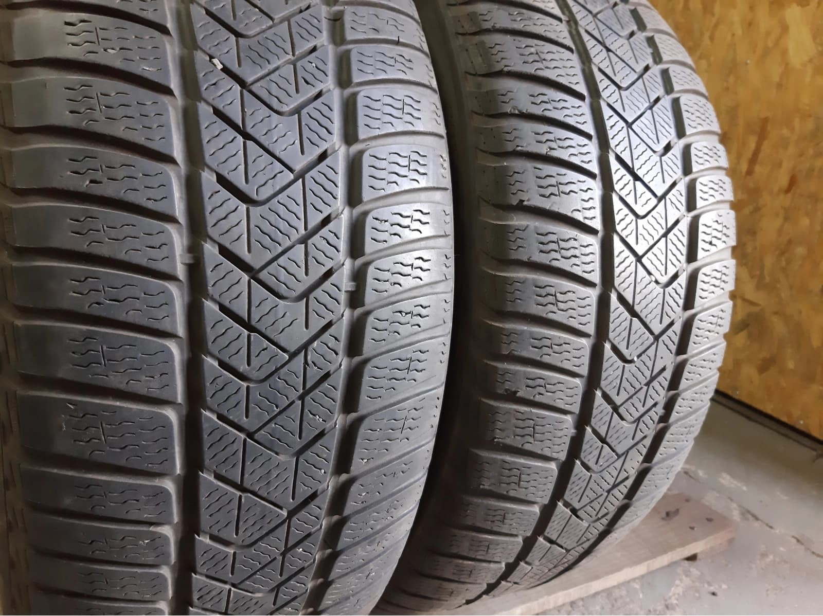 Придбати вживані шини Pirelli Sottozero 3 245/45 R 18 Вживані шини з Європи Pirelli Sottozero 3 245/45 R 18