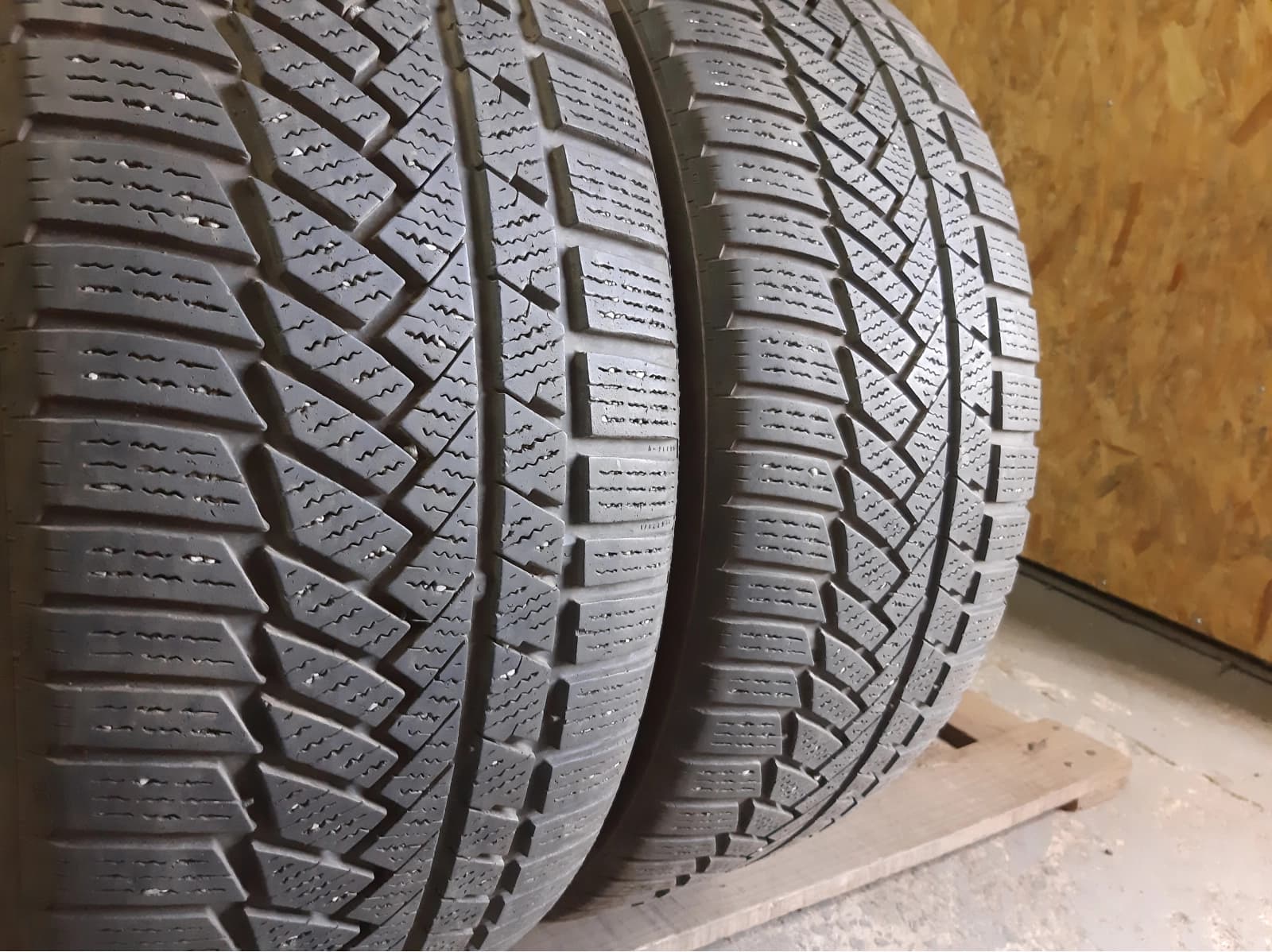 Придбати вживані шини Continental WinterContact TS 850P. . 235/45 R 18 Вживані шини з Європи Continental WinterContact TS 850P. . 235/45 R 18