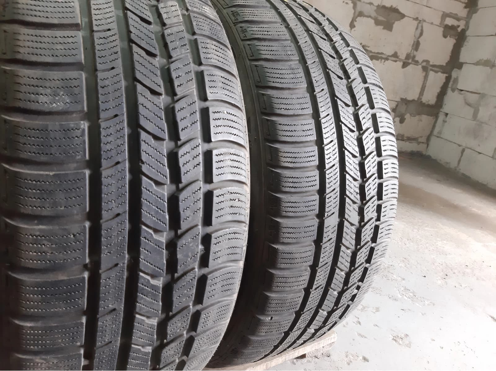 Придбати вживані шини Nexen WinGuard Sport 235/45 R 18 Вживані шини з Європи Nexen WinGuard Sport 235/45 R 18