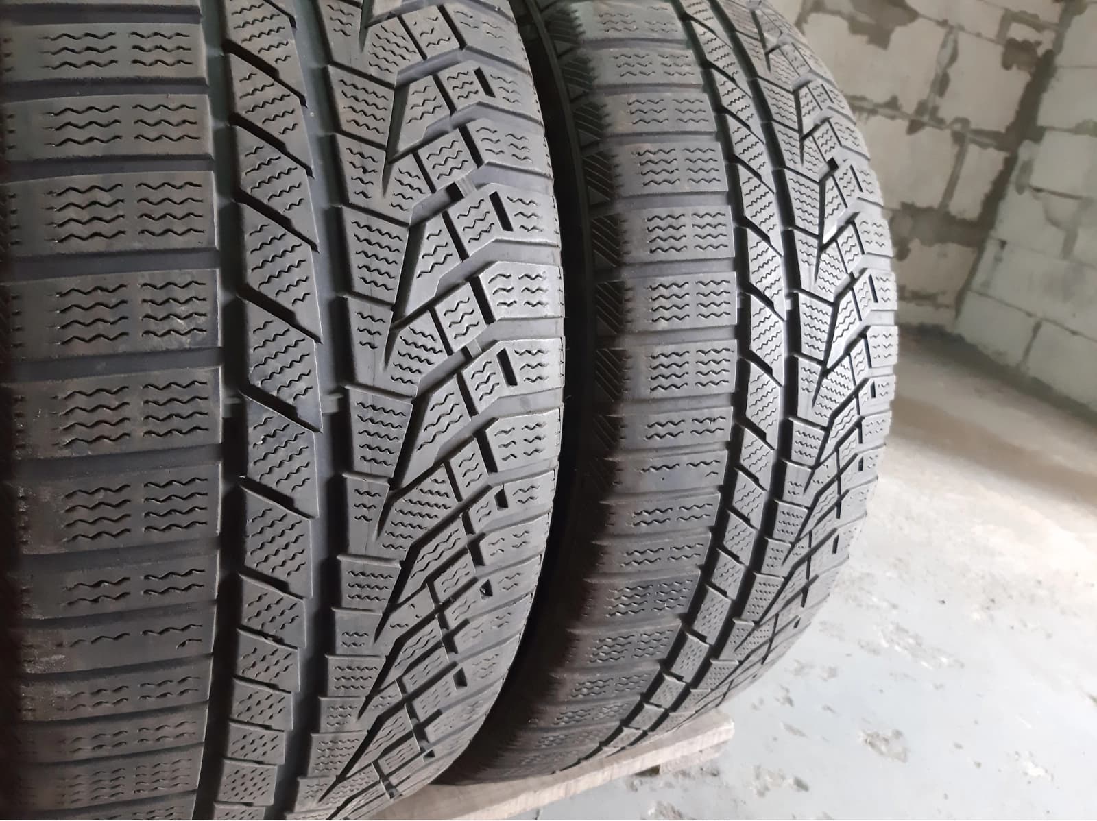 Придбати вживані шини Sailun Ice Blazer Alpine Evo 225/45 R 18 Вживані шини з Європи Sailun Ice Blazer Alpine Evo 225/45 R 18