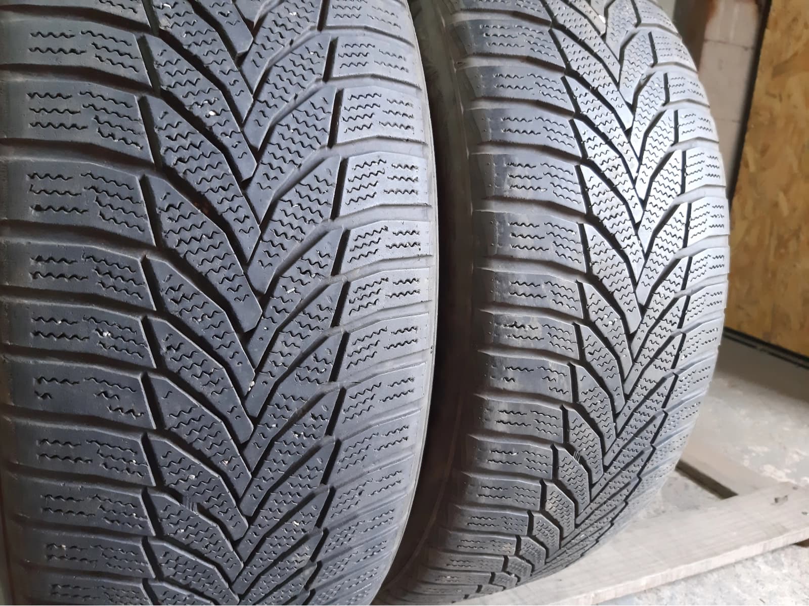 Придбати вживані шини Nexen Winguard Sport 2 . . 225/55 R 17 Вживані шини з Європи Nexen Winguard Sport 2 . . 225/55 R 17