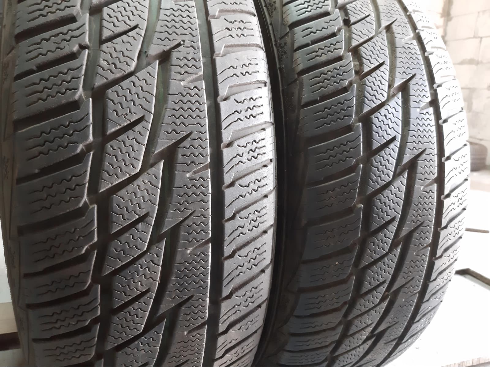 Придбати вживані шини Matador Sibir Snow 215/60 R 16 Вживані шини з Європи Matador Sibir Snow 215/60 R 16