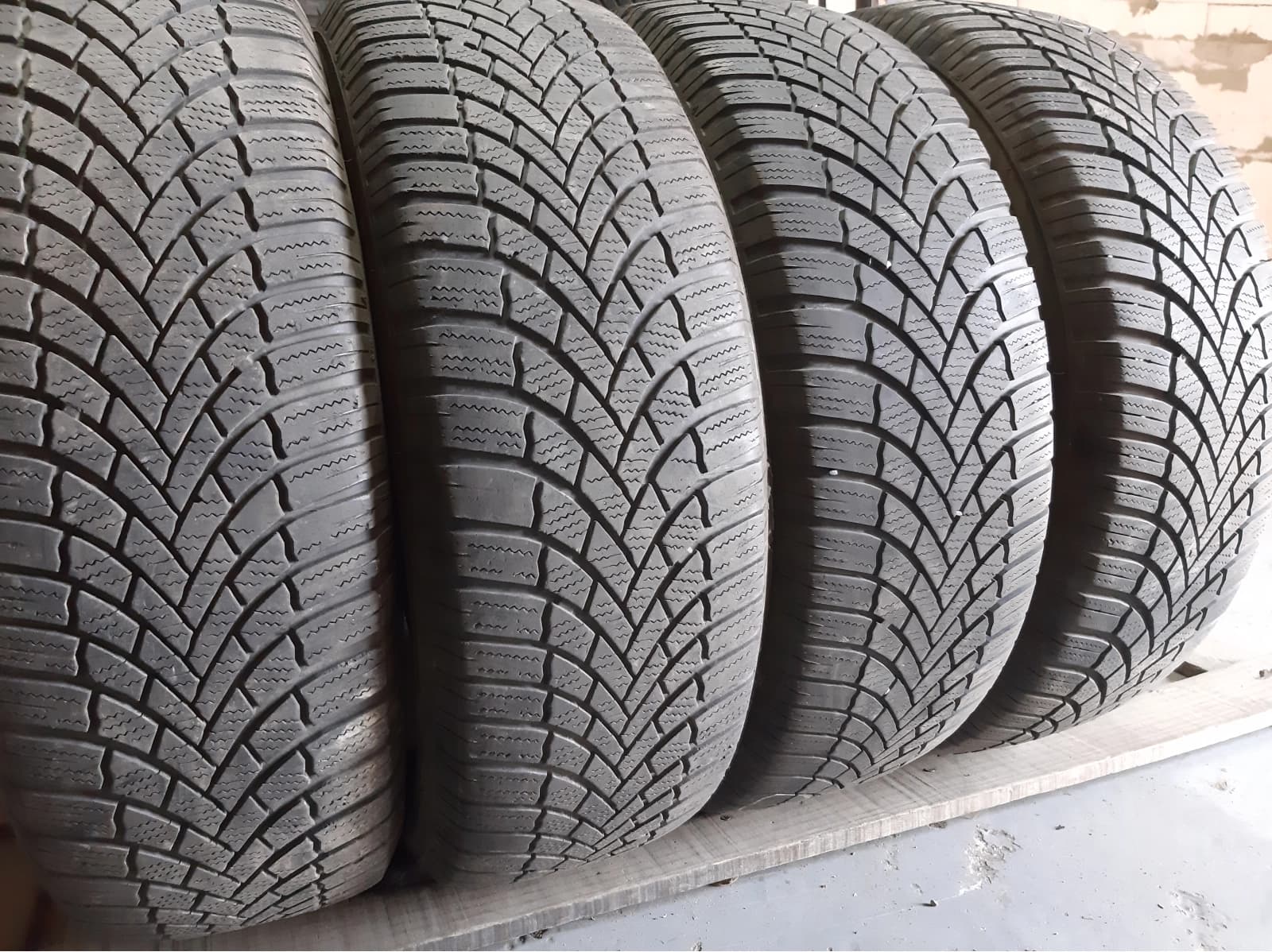 Придбати вживані шини Bridgestone Blizzak LM 005 . 205/65 R 16 Вживані шини з Європи Bridgestone Blizzak LM 005 . 205/65 R 16