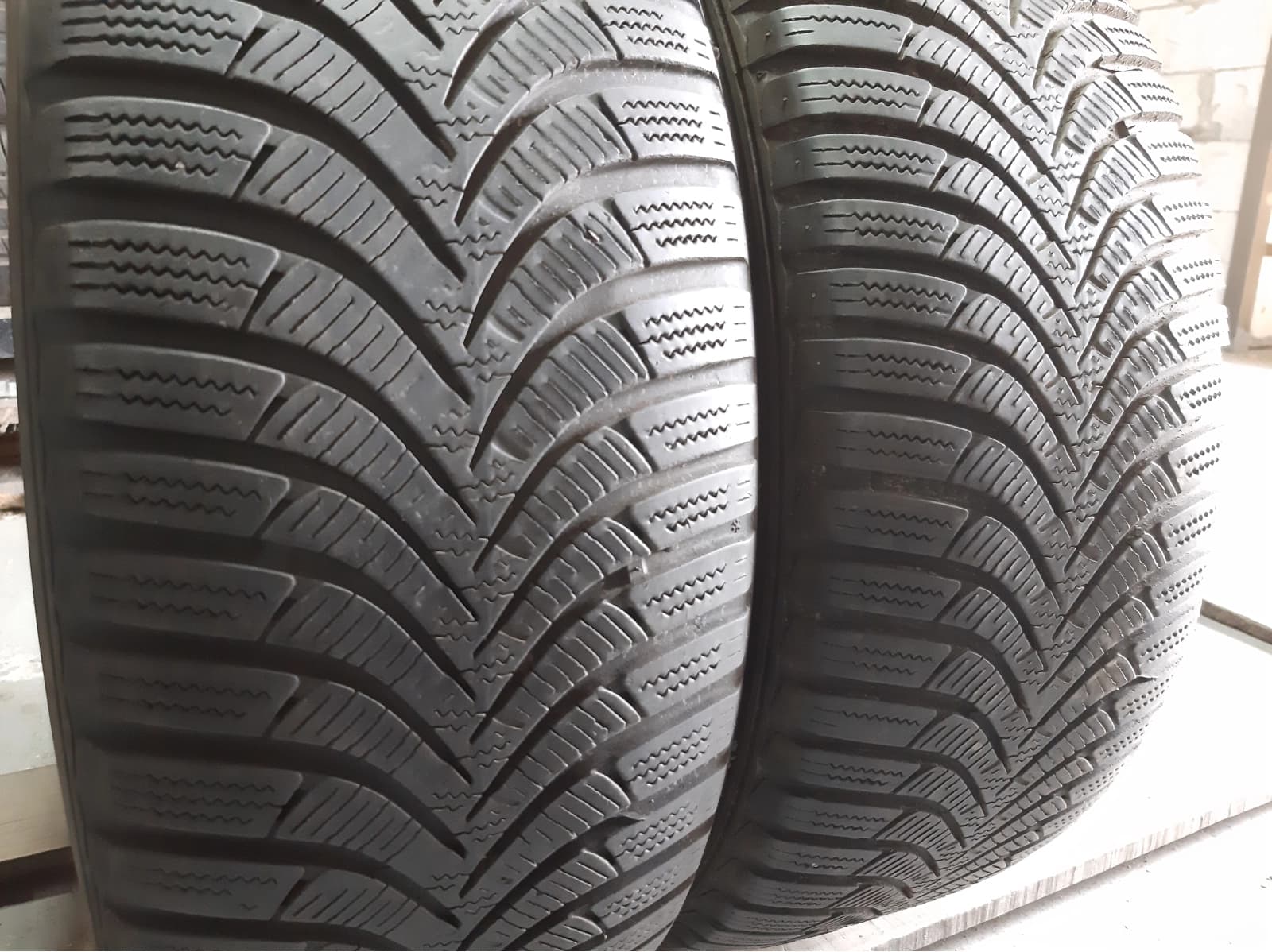 Придбати вживані шини Hankook Winter I cept RS 2 . . 205/55 R 16 Вживані шини з Європи Hankook Winter I cept RS 2 . . 205/55 R 16